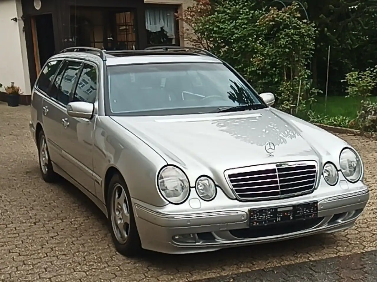 Mercedes-Benz E 320