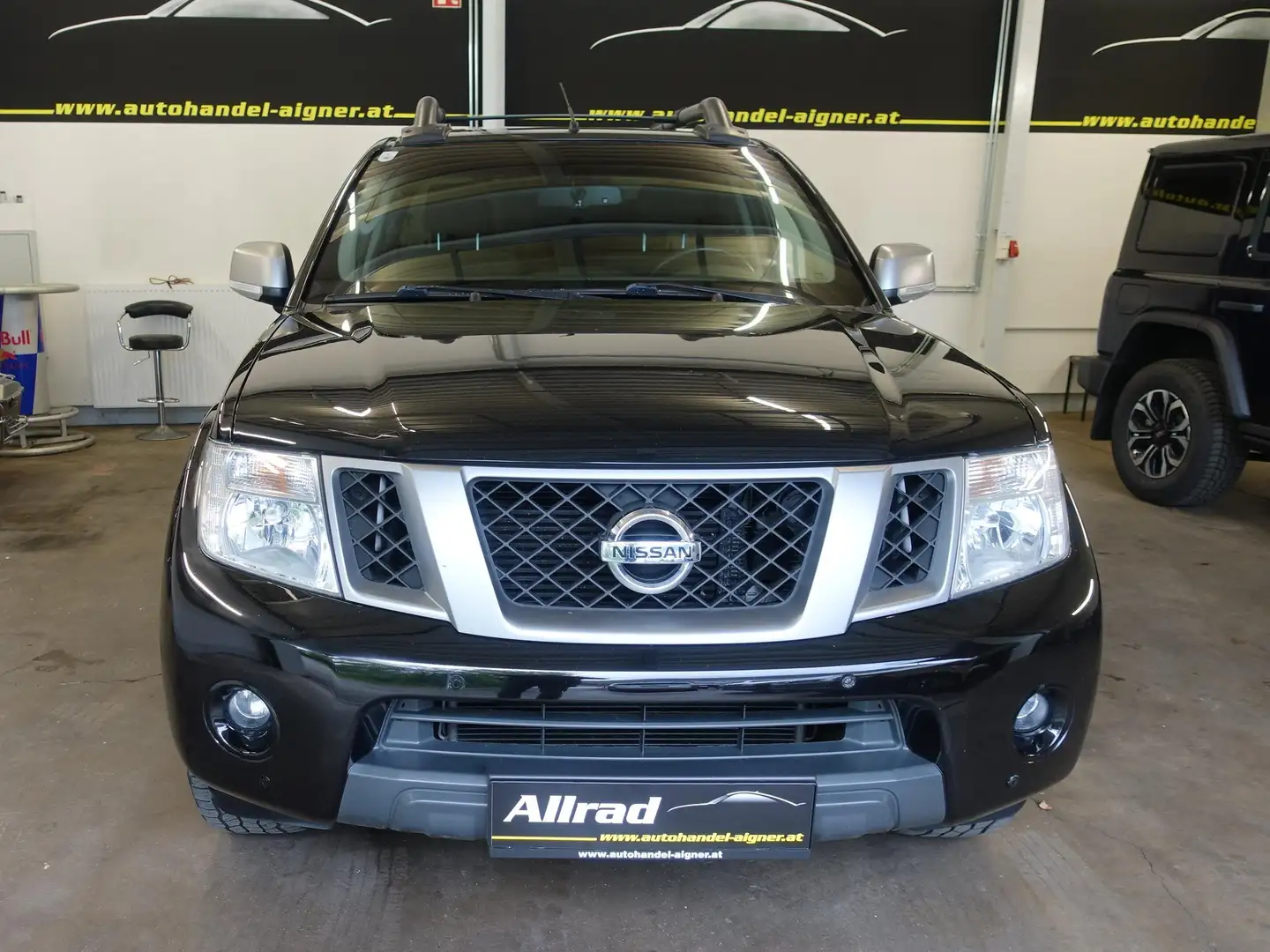 Nissan Navara Double Cab Platinum 2,5 dCi 4x4 DPF Platinum Schwarz - 2