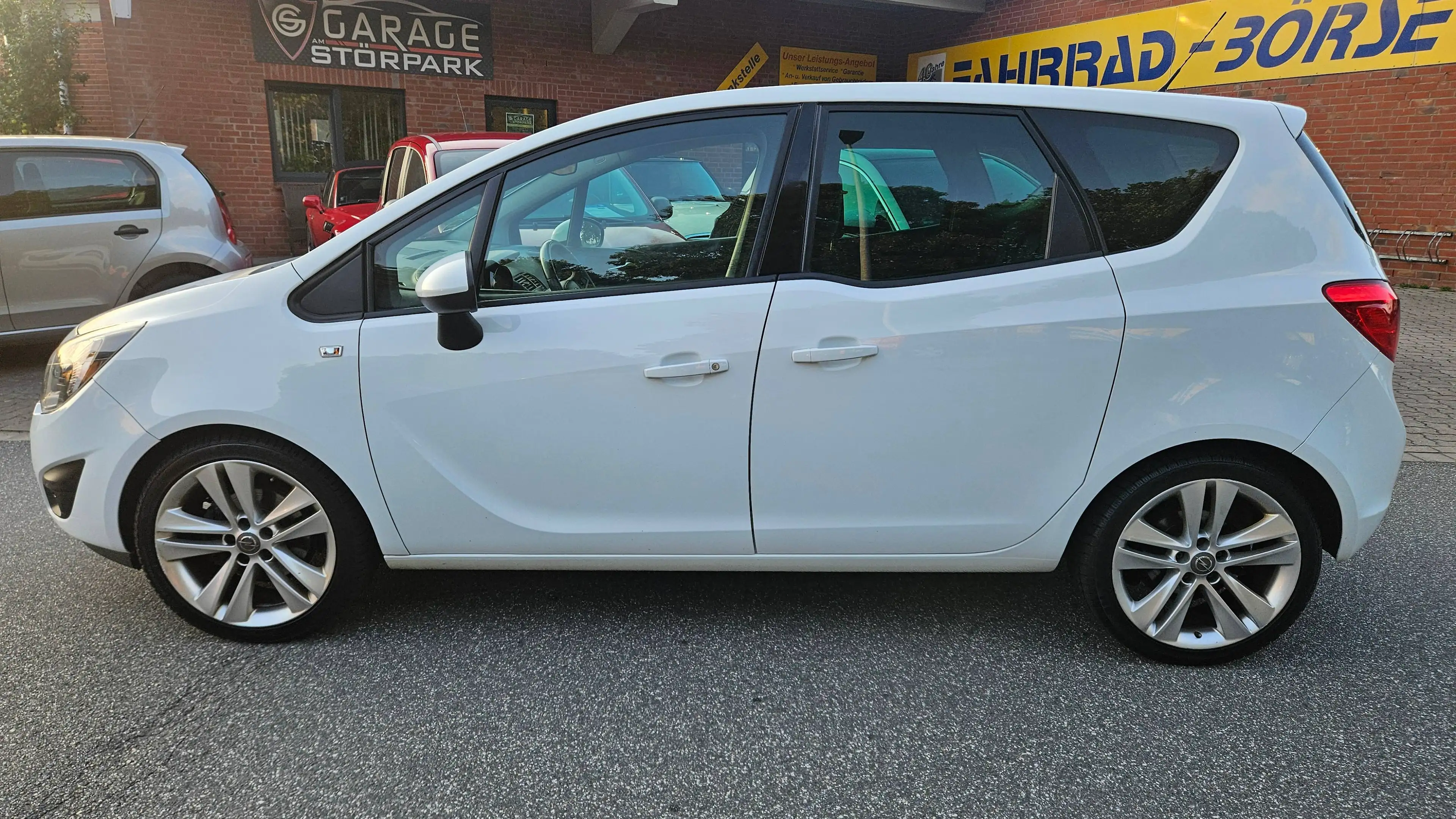 Opel Meriva Meriva 1.4 PANORAMADACH - ALLWETTERREIFEN TÜV&AU NEU — photo 3