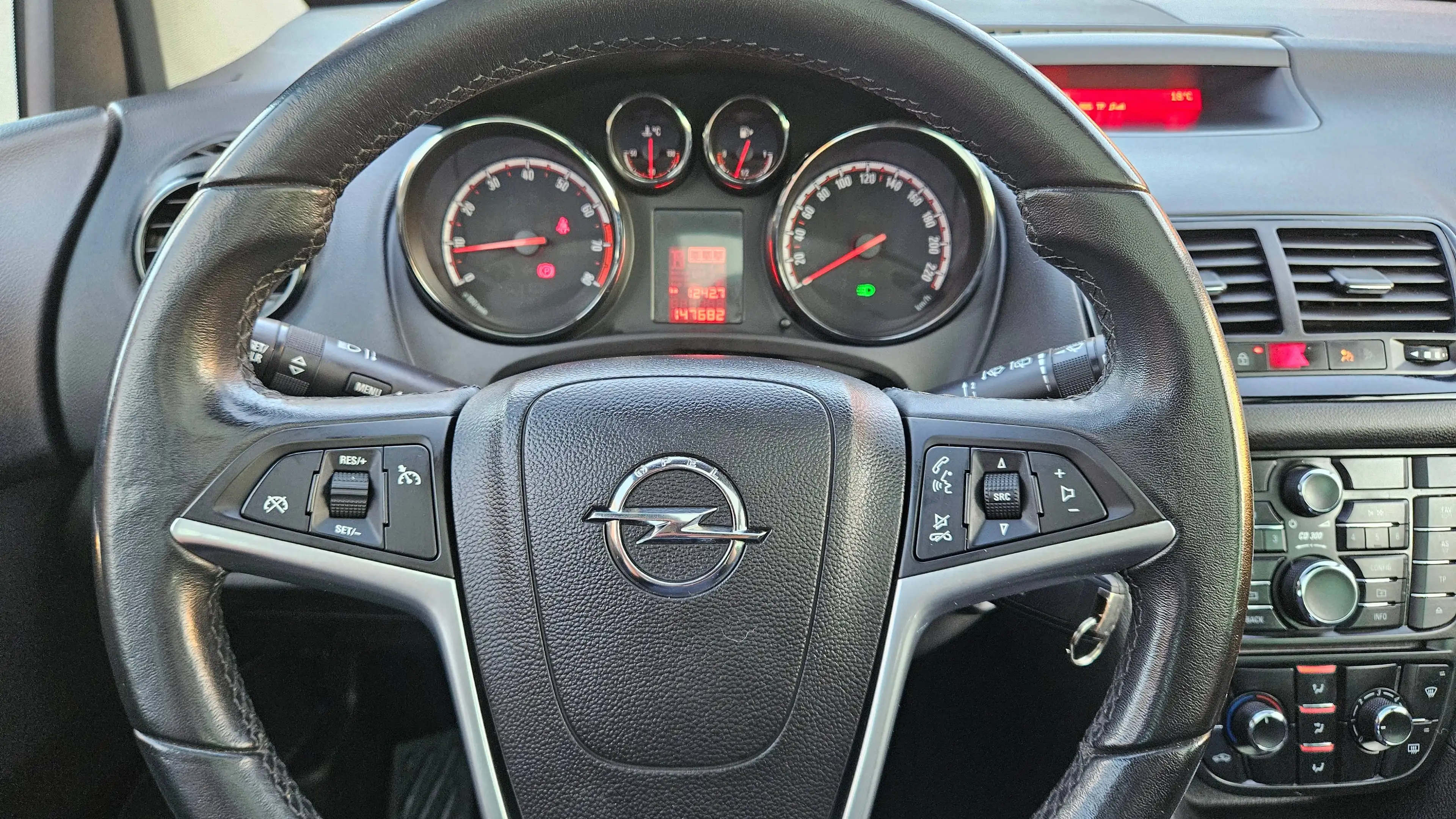 Opel Meriva Meriva 1.4 PANORAMADACH - ALLWETTERREIFEN TÜV&AU NEU — photo 8