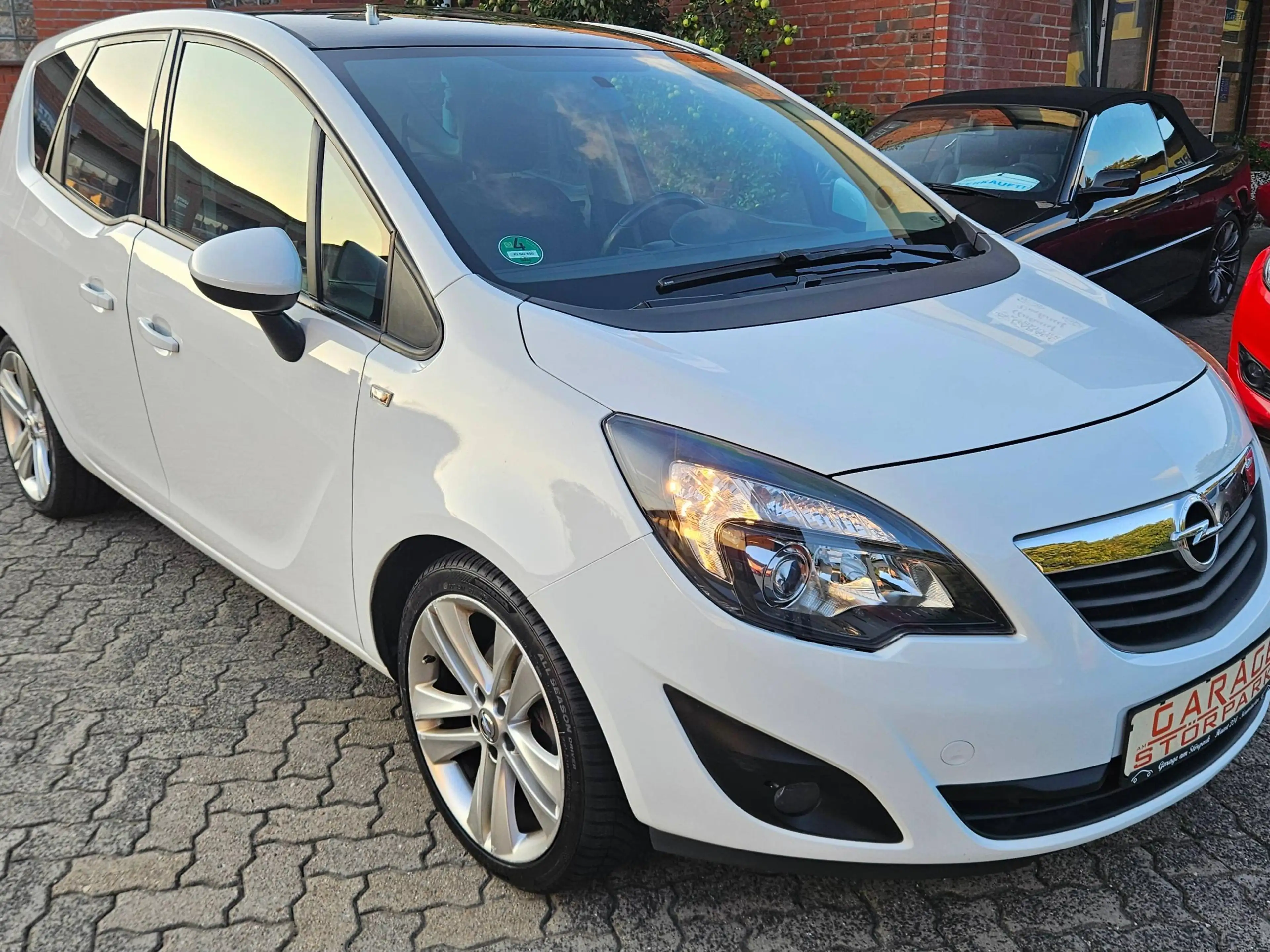Opel Meriva Meriva 1.4 PANORAMADACH - ALLWETTERREIFEN TÜV&AU NEU