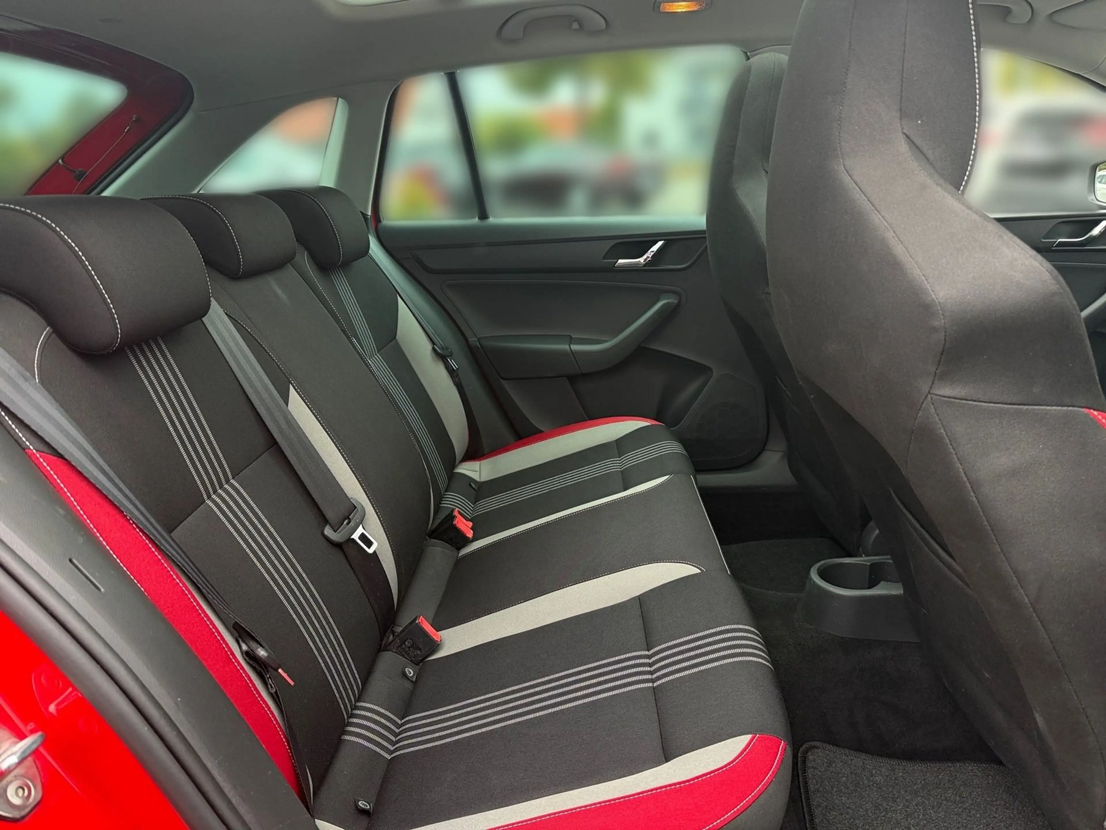 Skoda Rapid/Spaceback Spaceback 1.2 Monte Carlo LED Panorama PDC — photo 13