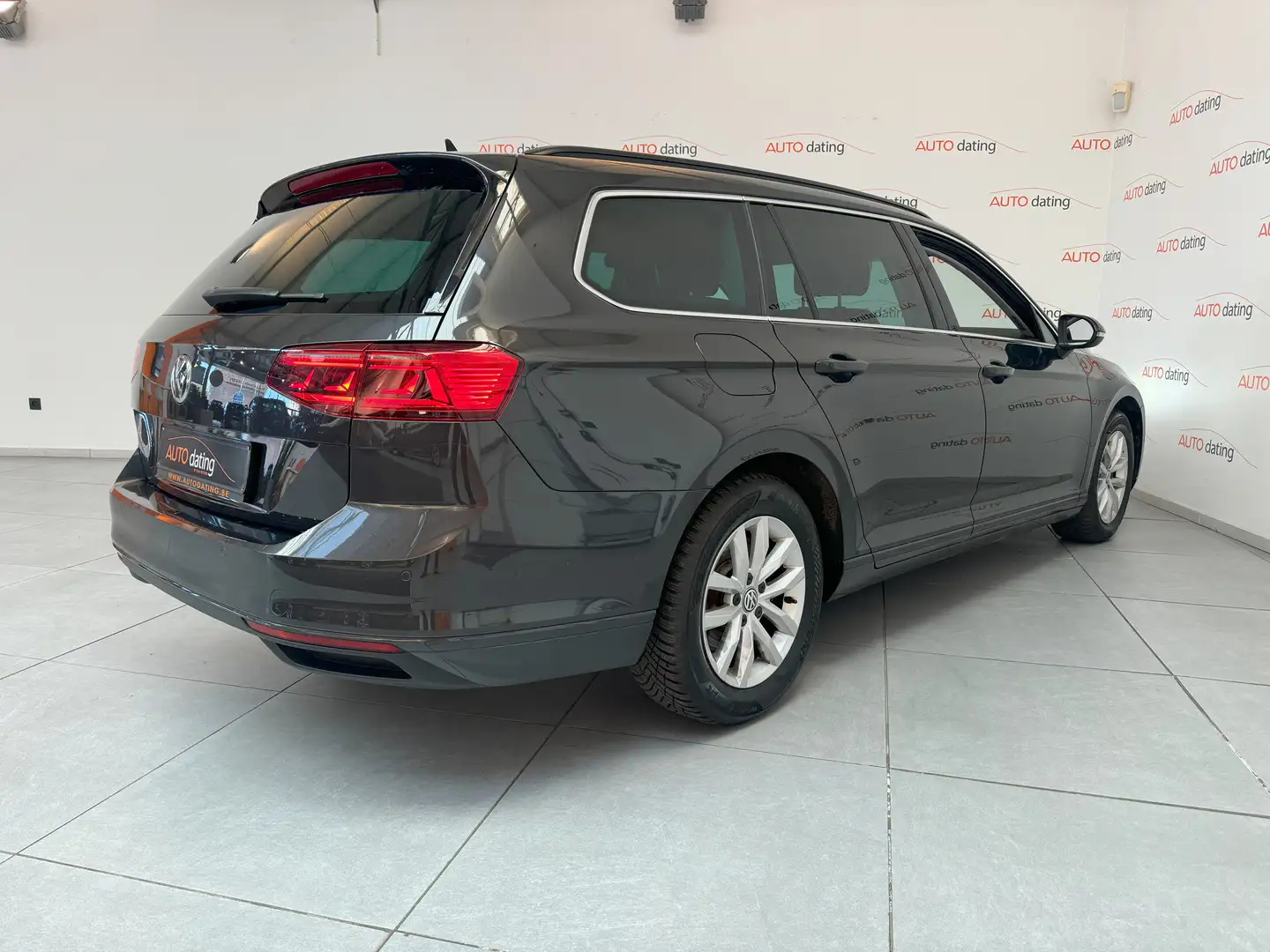 Volkswagen Passat Variant SW 2.0 TDi SCR Style Business DSG Negro - 2