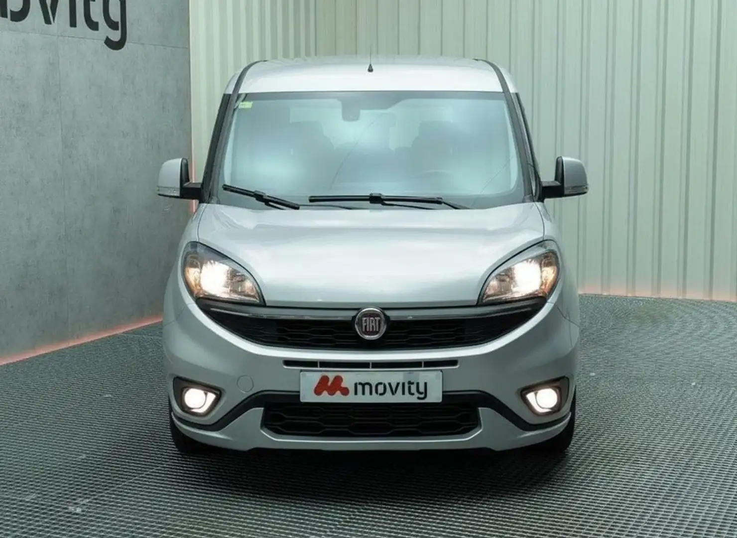 Fiat Doblo Combi 1.6Mjt Trekking 89kW Gris - 2