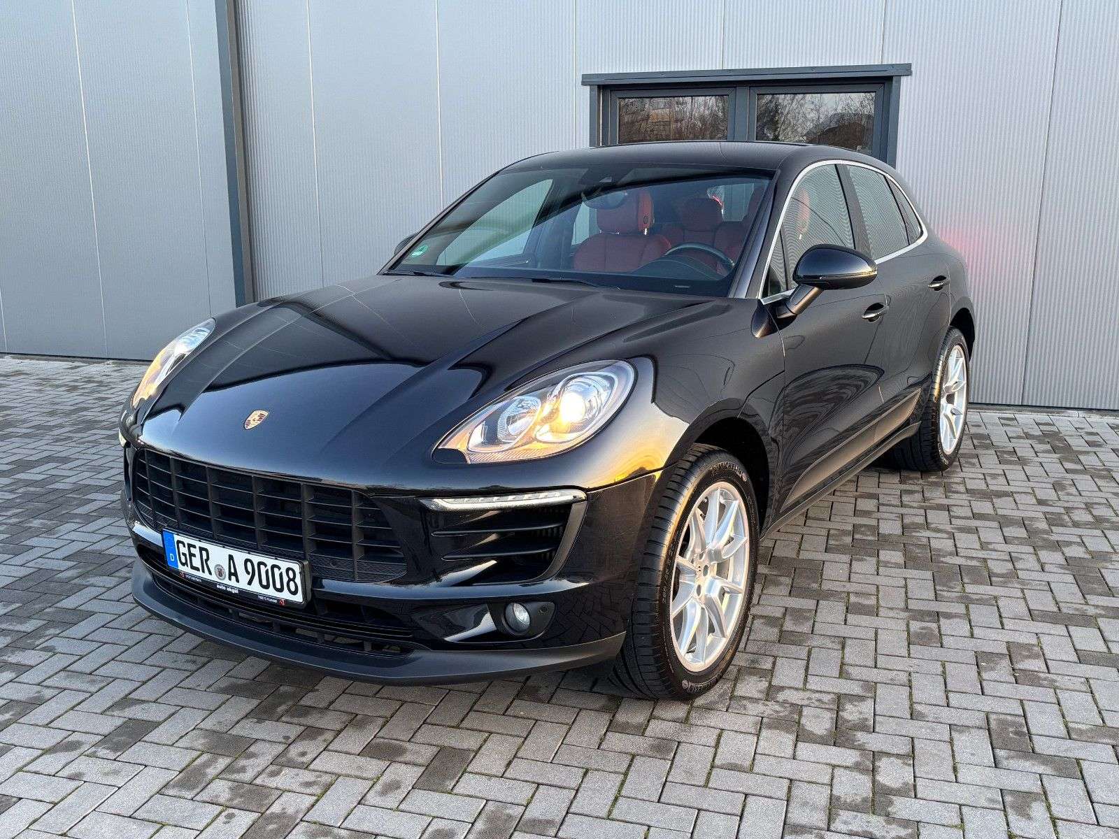 Second hand Porsche Macan 