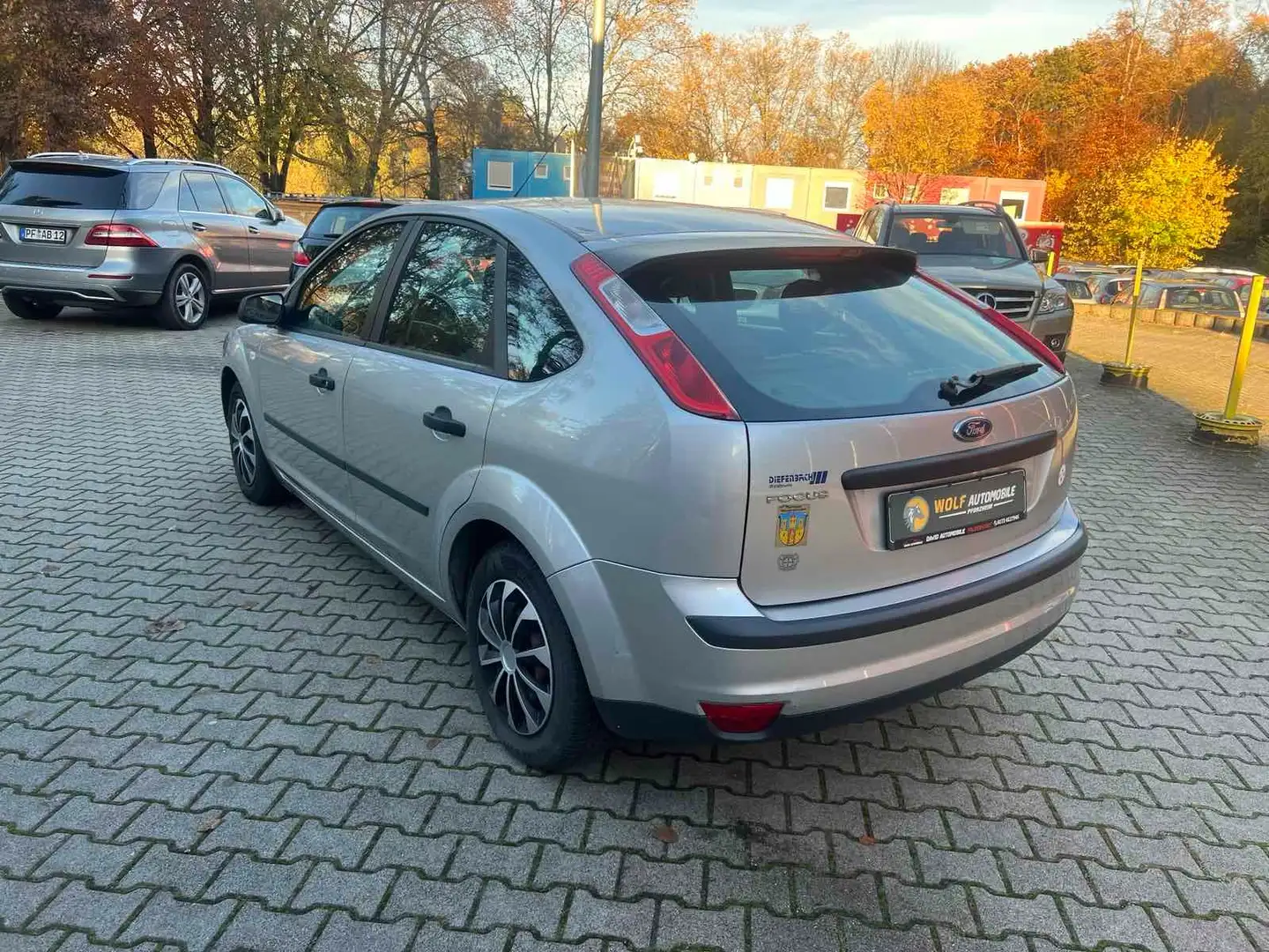 Ford Focus Trend 2 Hand Klima Preis inkl Neu Tüv Plateado - 1
