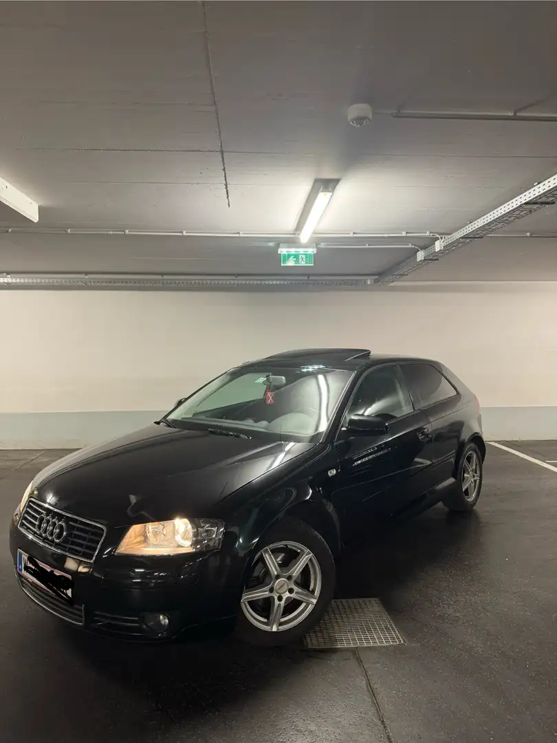 Audi A3 Attraction 1,9 TDI Schwarz - 1