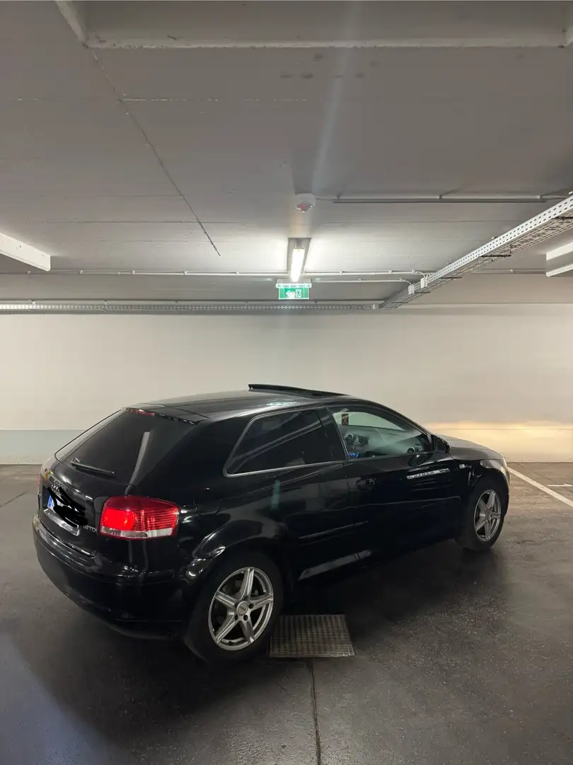 Audi A3 Attraction 1,9 TDI Schwarz - 2