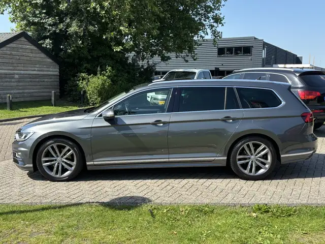Volkswagen Passat view 7