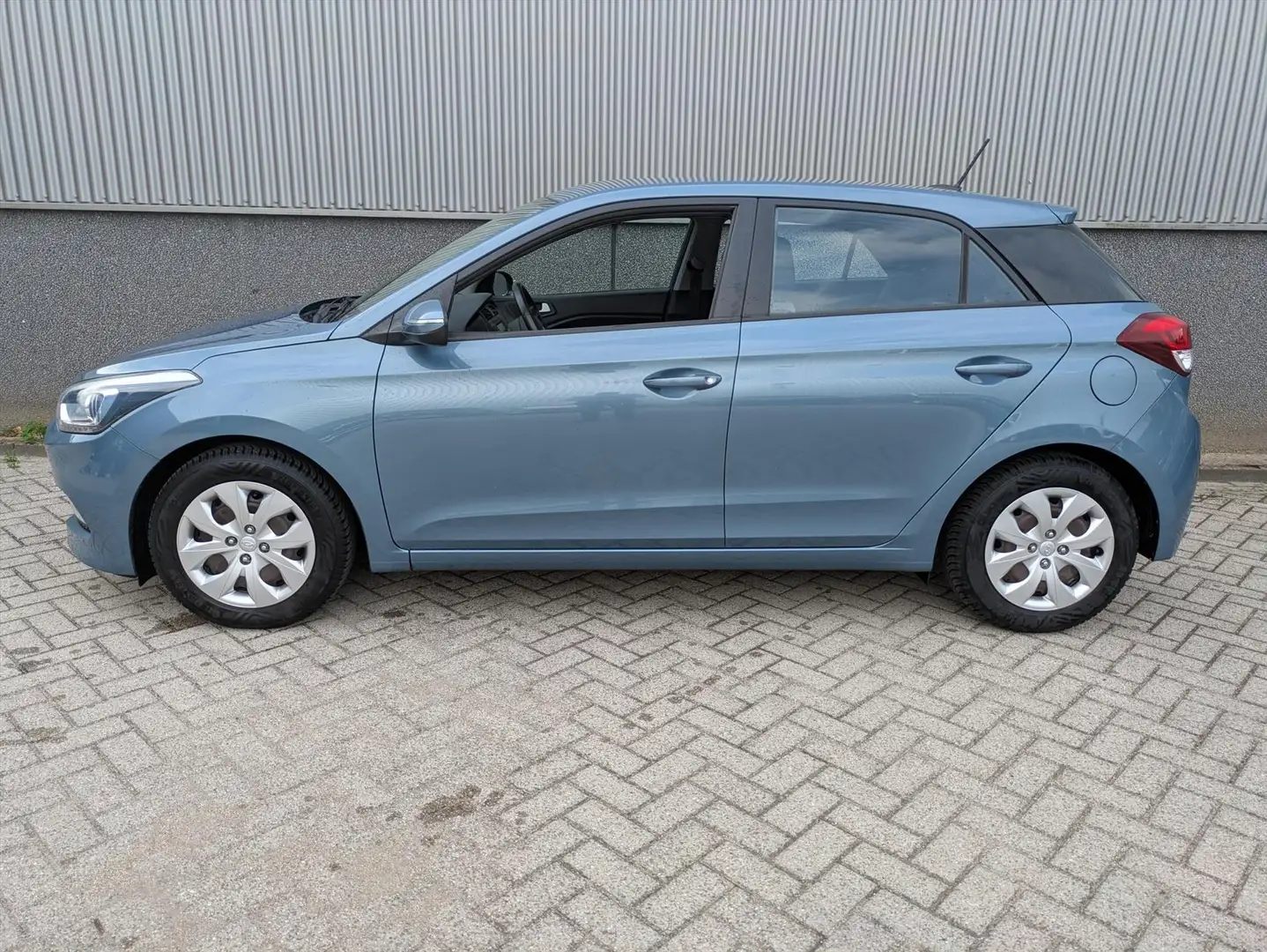 Hyundai i20 1.2i 84PK 5D i-Motion met Comfort Pakket Blauw - 2