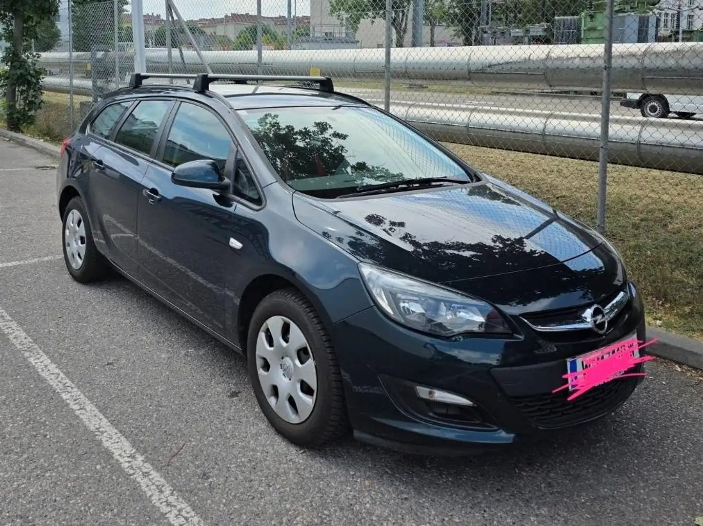 Opel Astra Astra ST 1,4 Ecotec Cosmo Cosmo Grün - 1