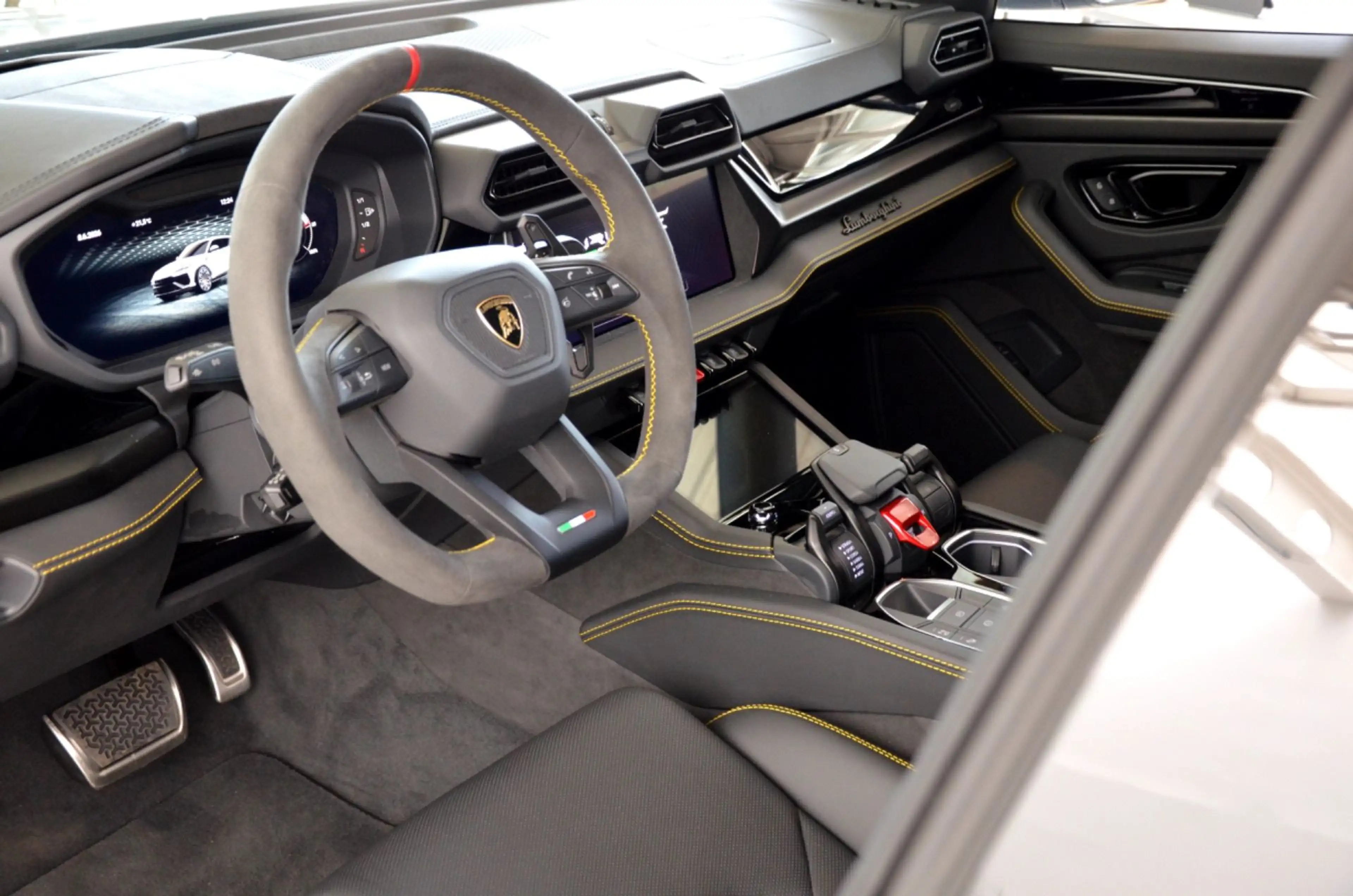 Lamborghini Urus SE *Vollausstattung* *X-Pell* — photo 5