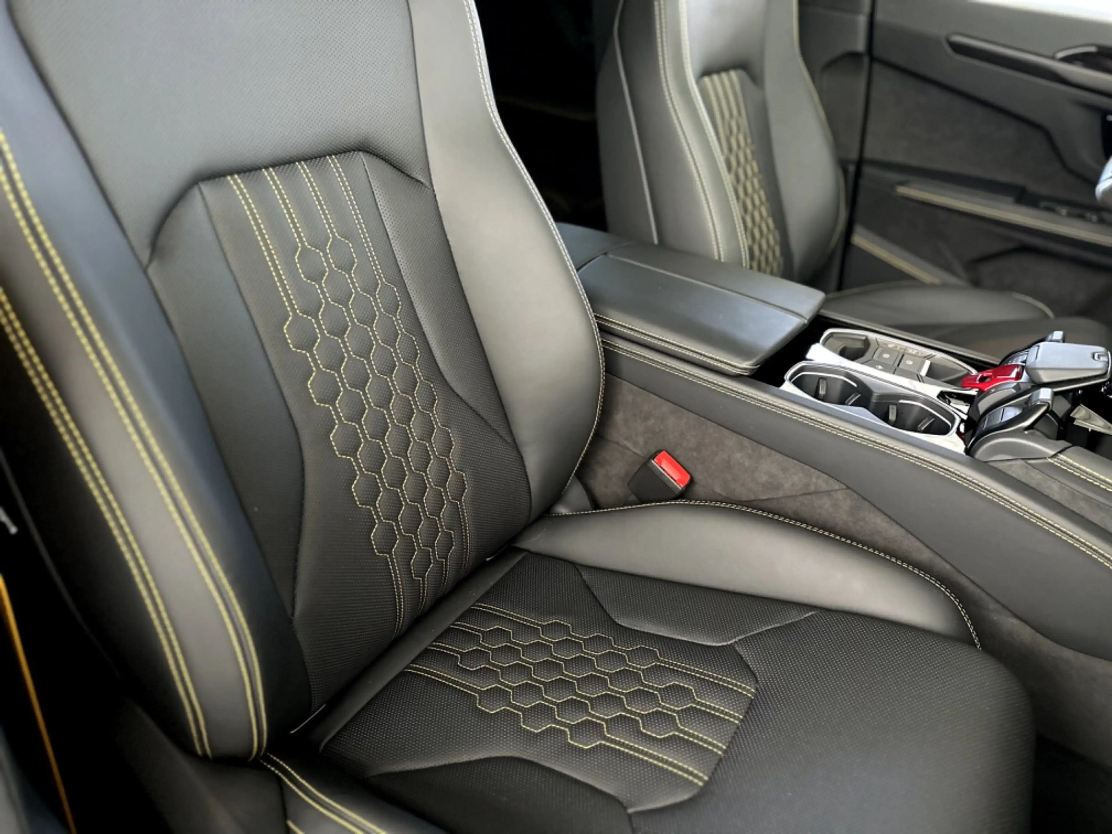 Lamborghini Urus SE *Vollausstattung* *X-Pell* — photo 9