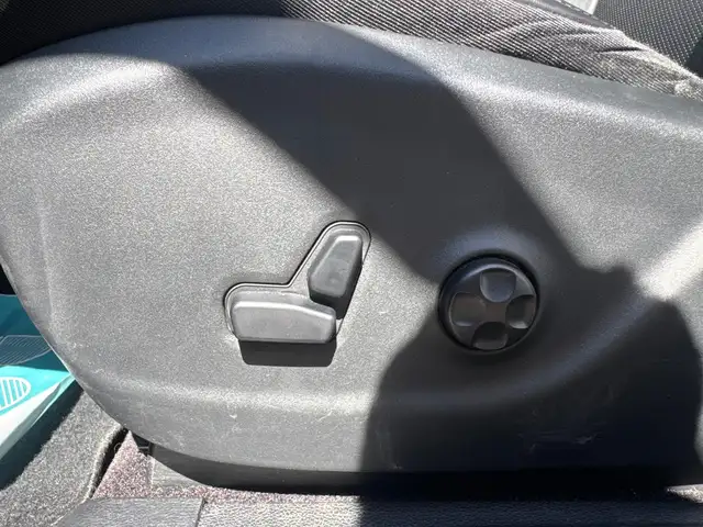 Jeep Cherokee view 16