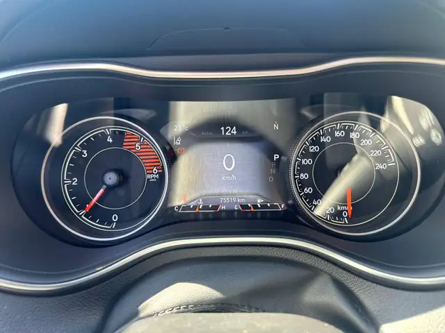 Jeep Cherokee view 8