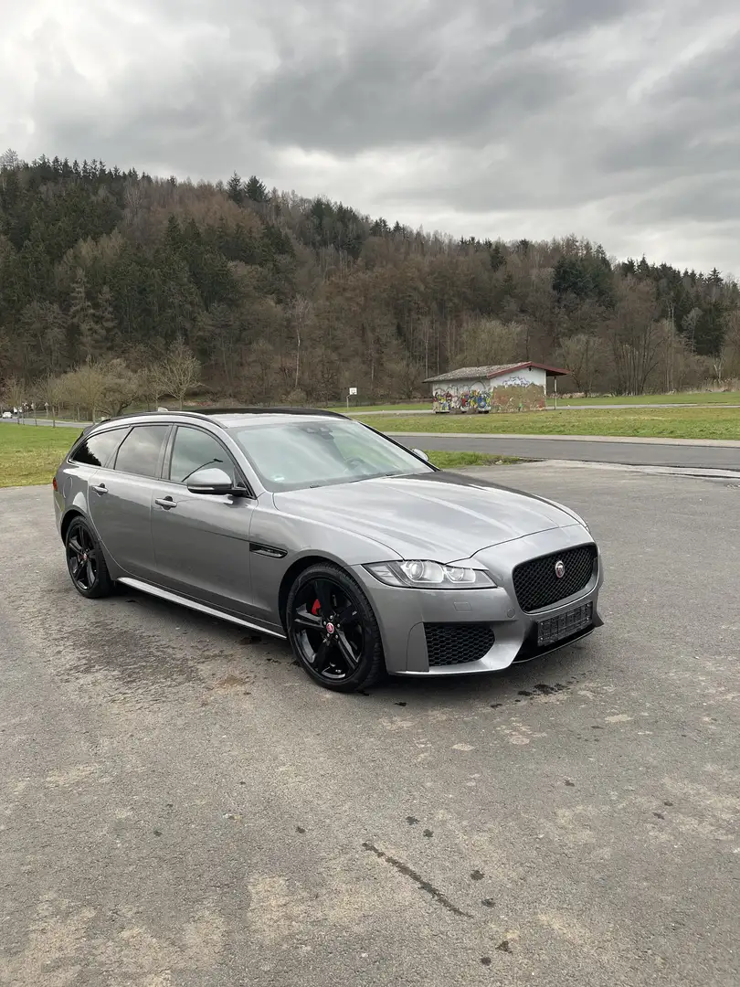 Jaguar XF 20d AWD Sportbrake Aut. Chequered Flag - 2
