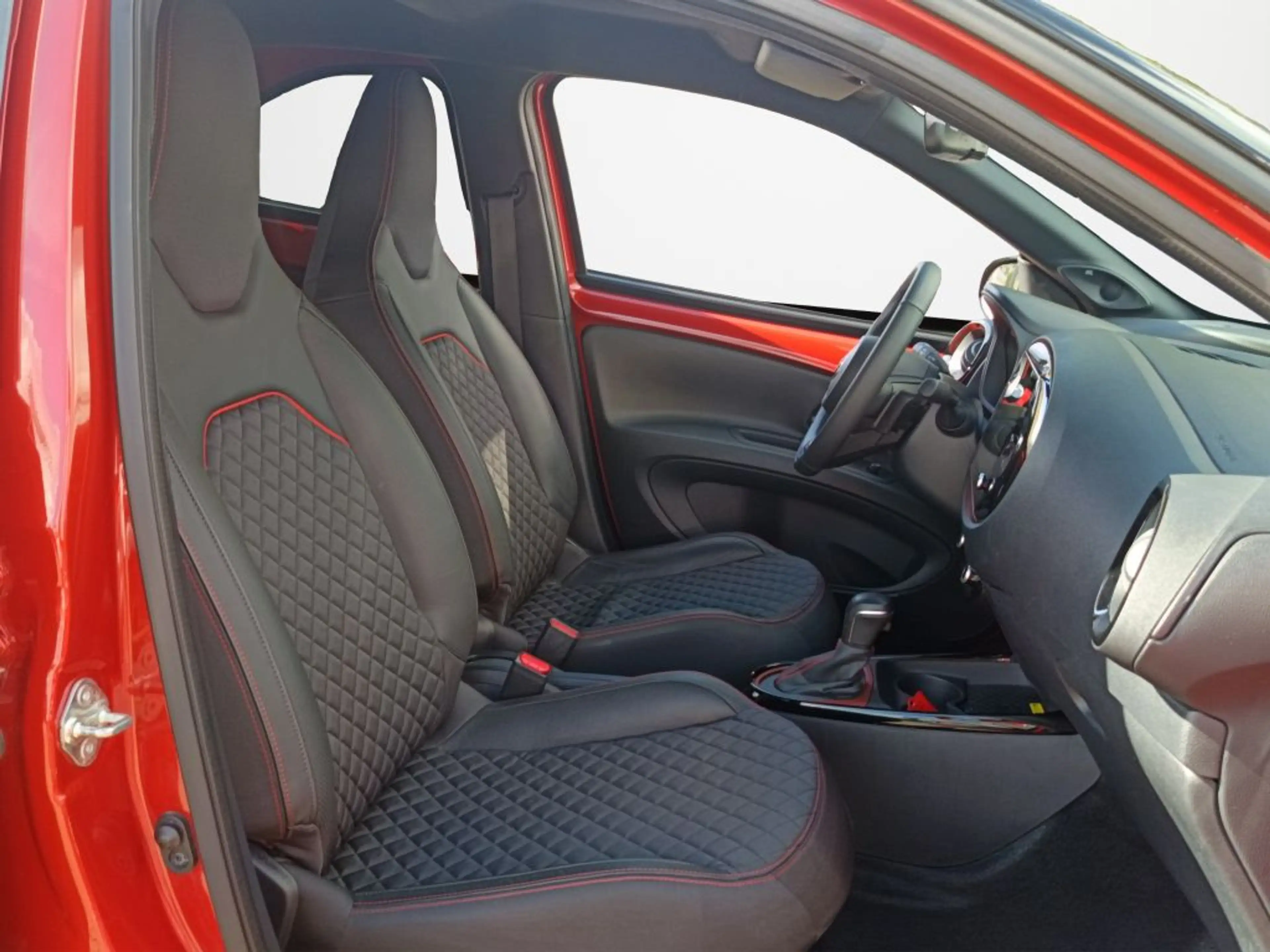 Toyota Aygo X S-CVT Explore Komfort-Paket + JBL — photo 12