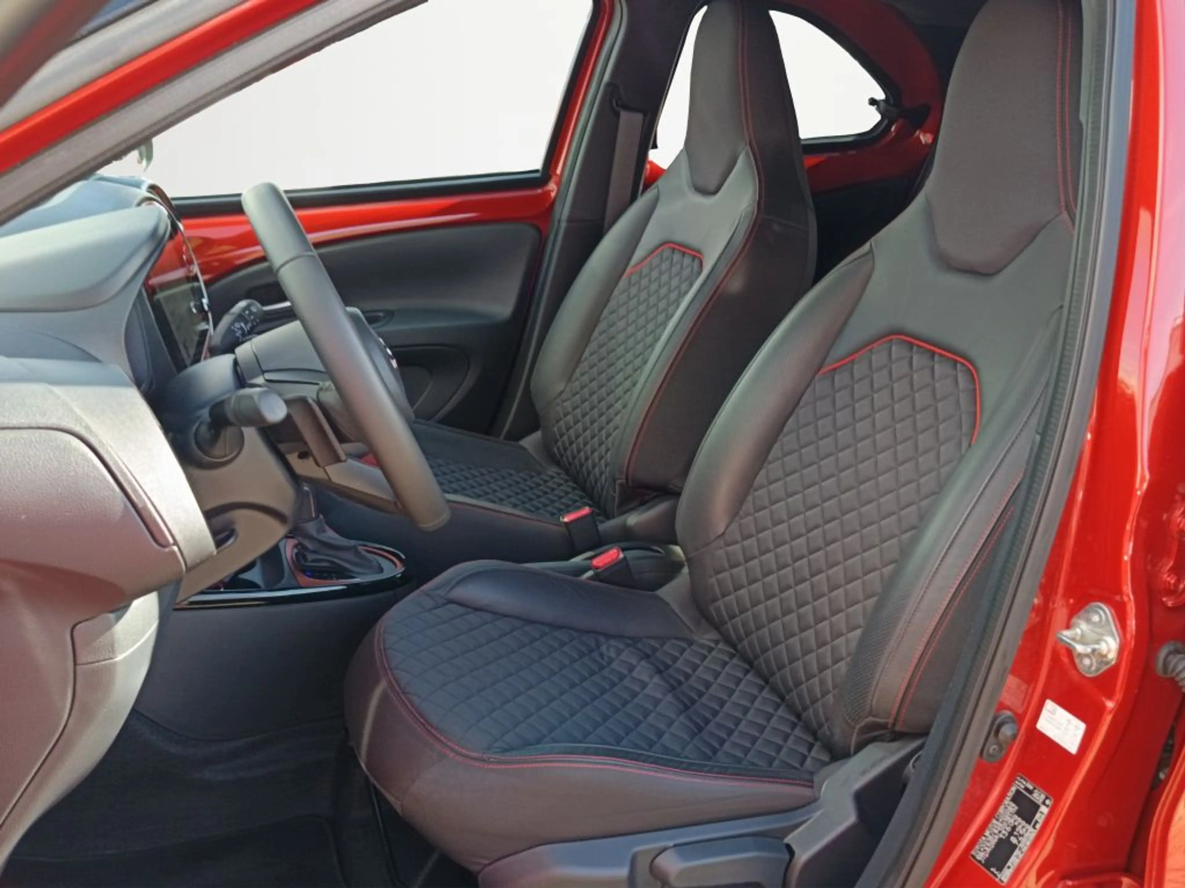 Toyota Aygo X S-CVT Explore Komfort-Paket + JBL — photo 6
