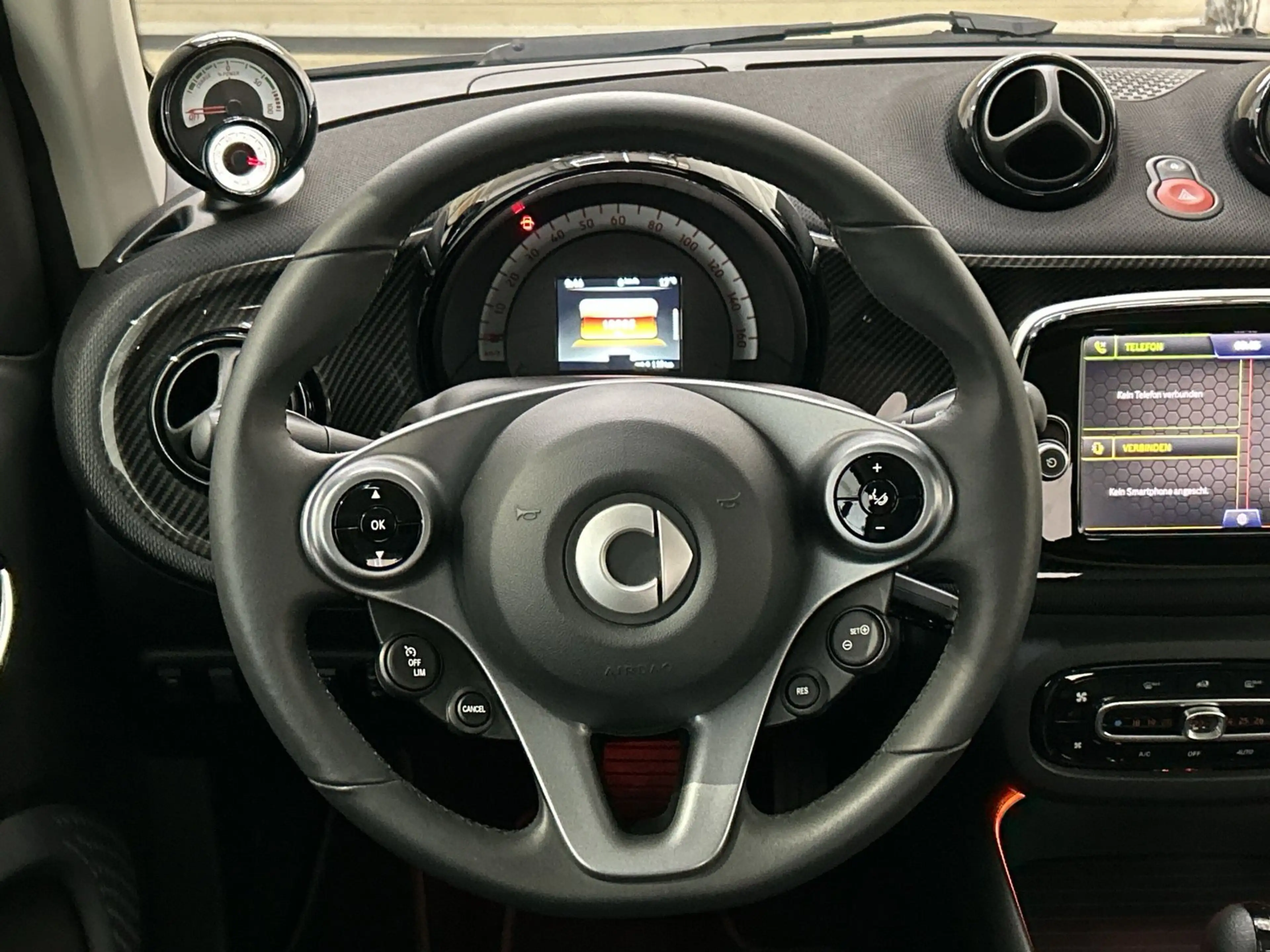 smart forTwo EQ  coupe SHZ — photo 9