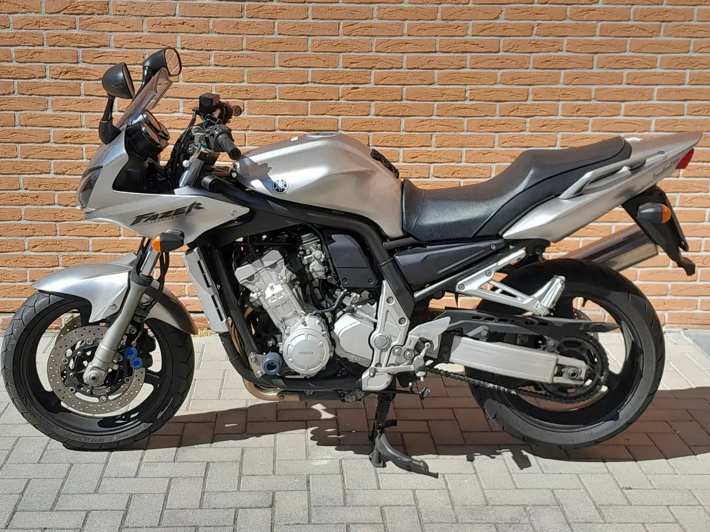 Yamaha FZS 1000 - 2