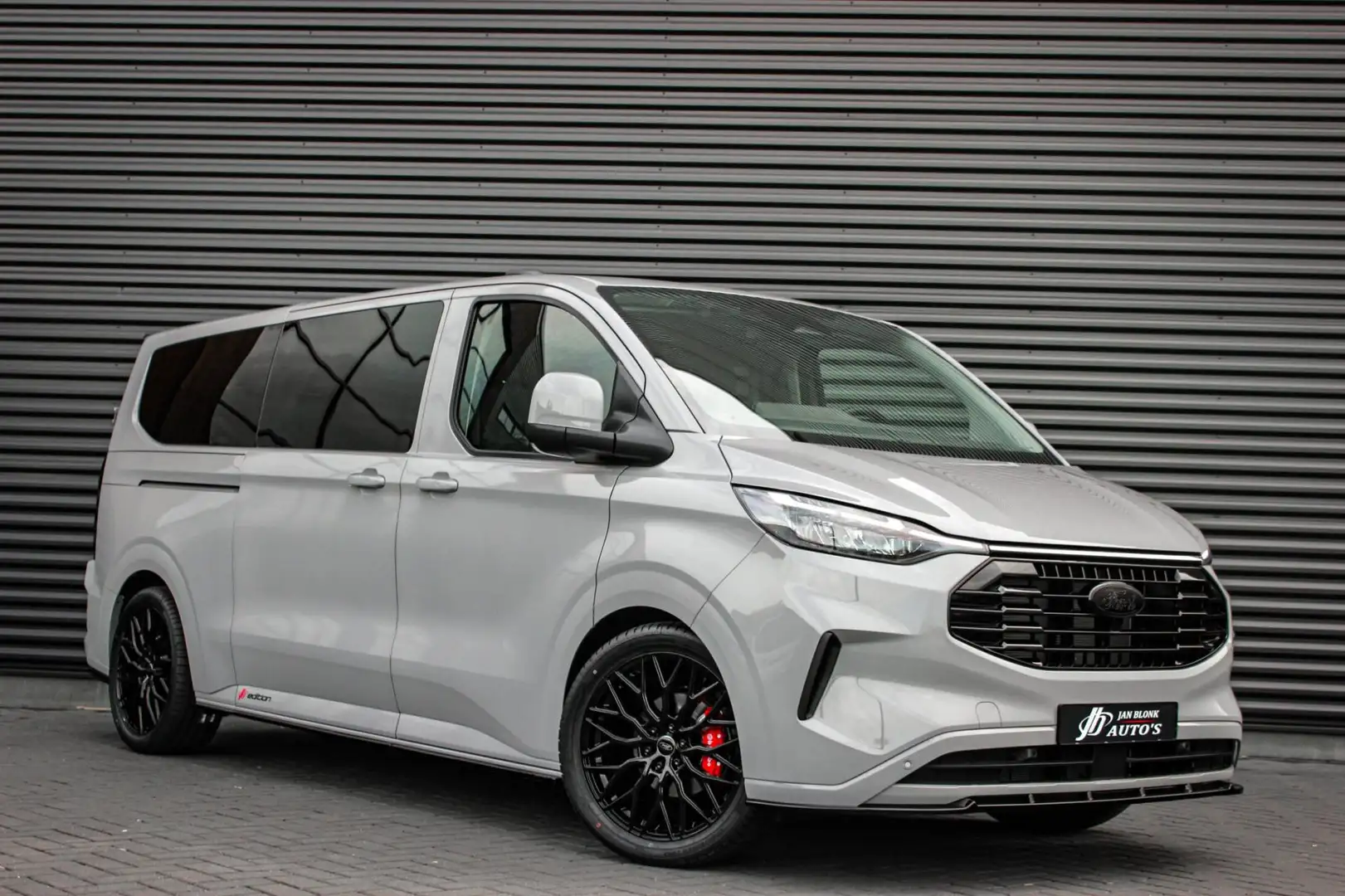 Ford Transit Custom 2.0 TDCI L2H1 170PK Limited DC / DUBBEL CABINE / J Gris - 2