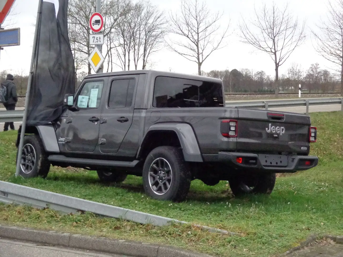 Jeep Gladiator 3,0 Overland Grau - 2