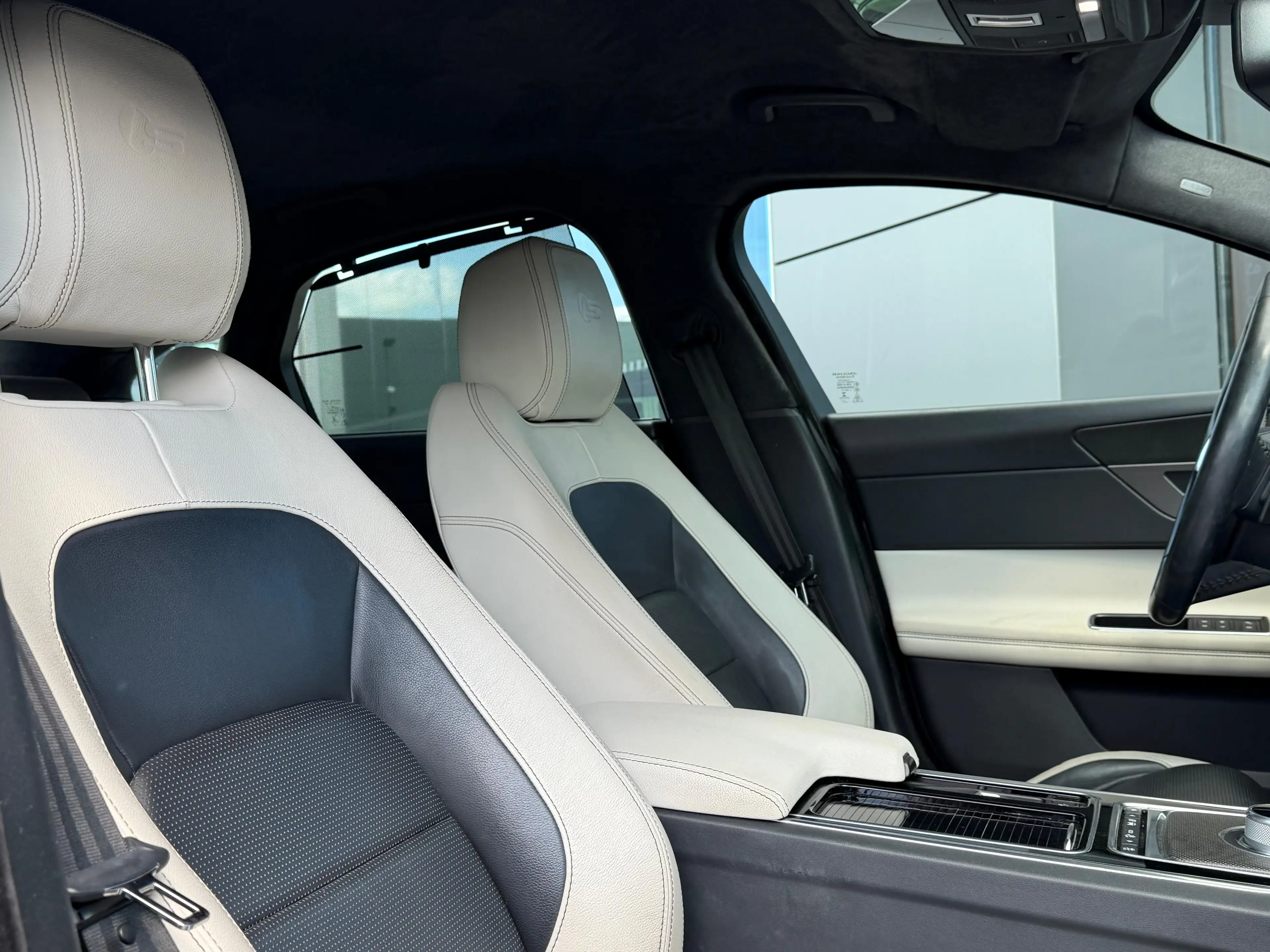 Jaguar XF 3.0 S | Unieke km stand | Zeer compleet | Uitsteke — photo 13