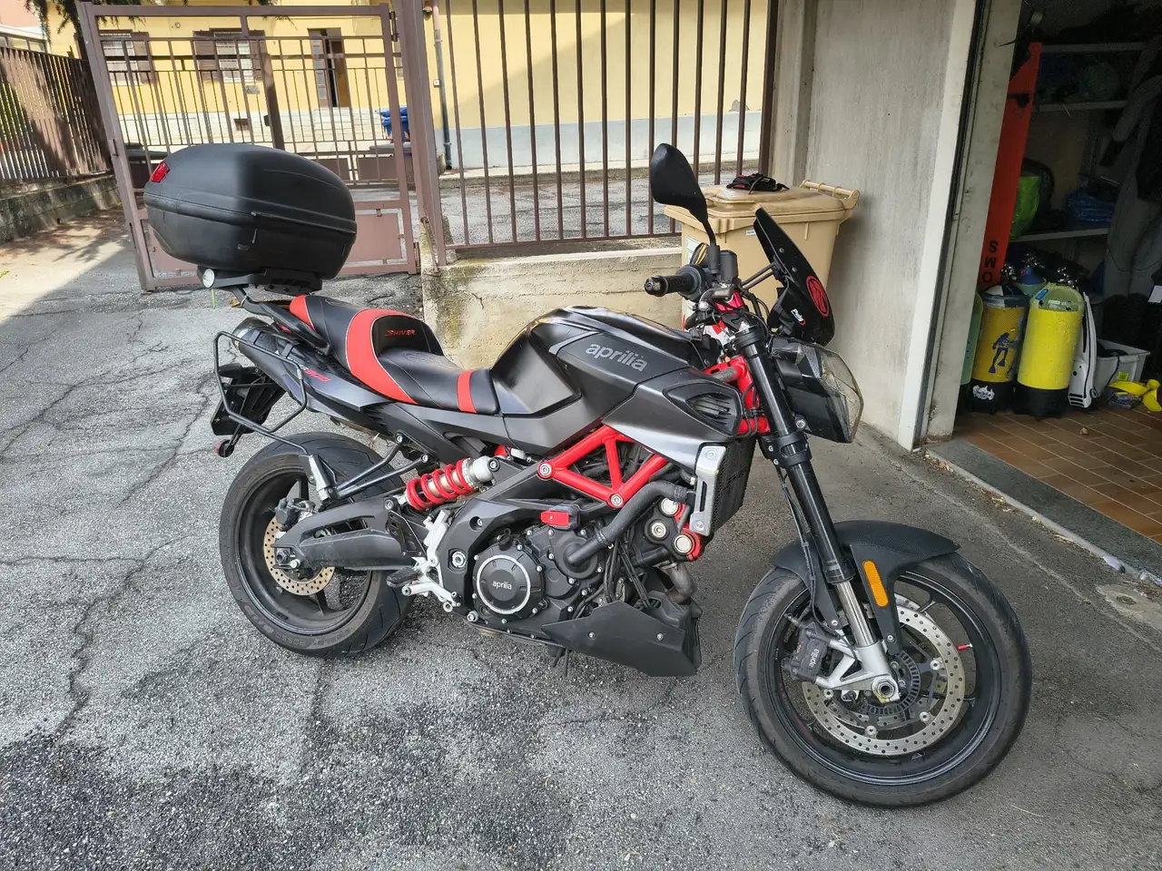Aprilia Shiver 900