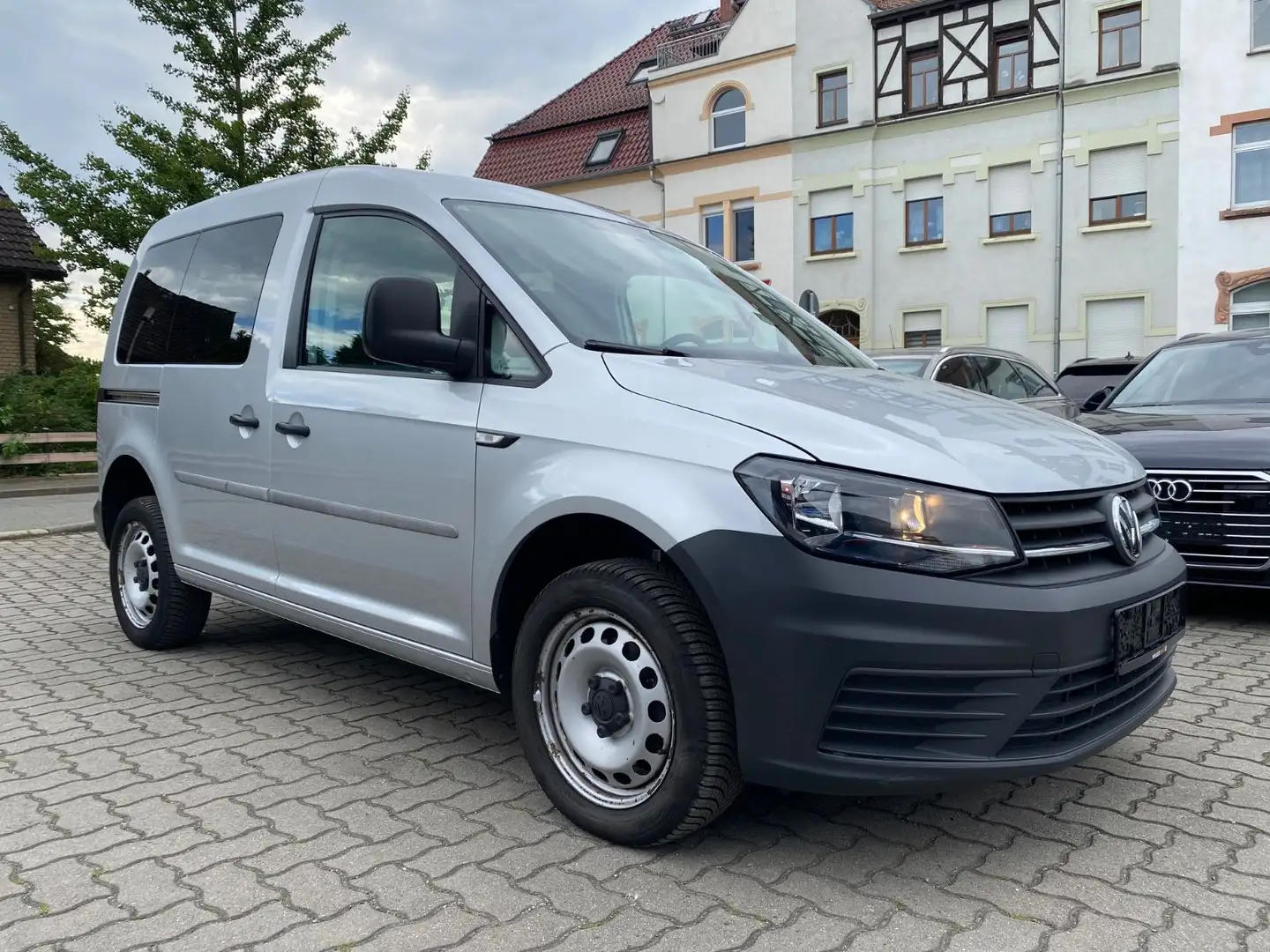 Volkswagen Caddy Kasten BMT 4Motion Silber - 2