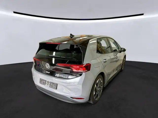 Volkswagen ID.3 view 4