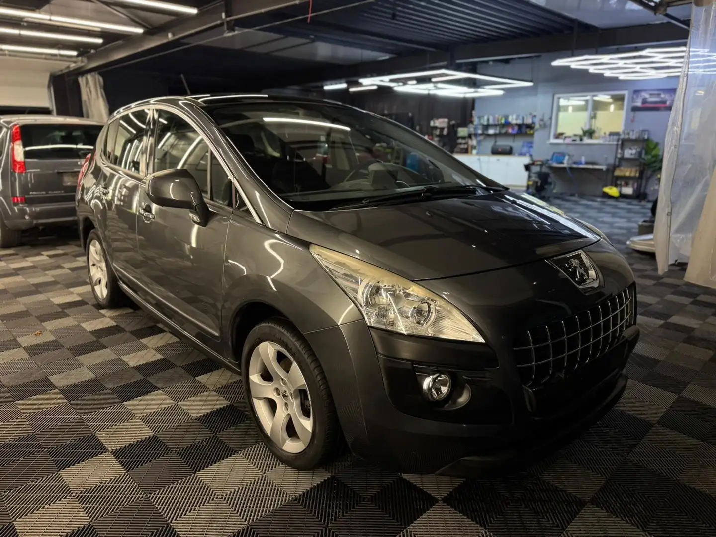 Peugeot 3008 1.6i benzine bj. 2012 137000km Euro 5 - 1