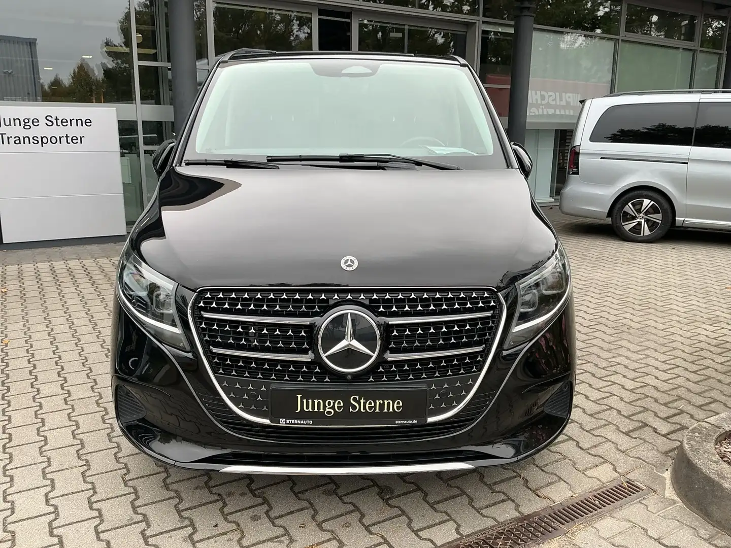 Mercedes-Benz V 300 V 300 d AVANTGARDE Extralang Distronic/Multibeam Schwarz - 2