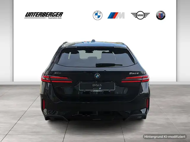 BMW 5 Series view 5