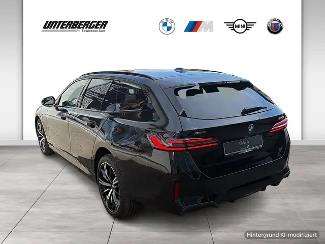 BMW 5 Series view 4