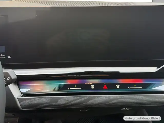 BMW 5 Series view 8