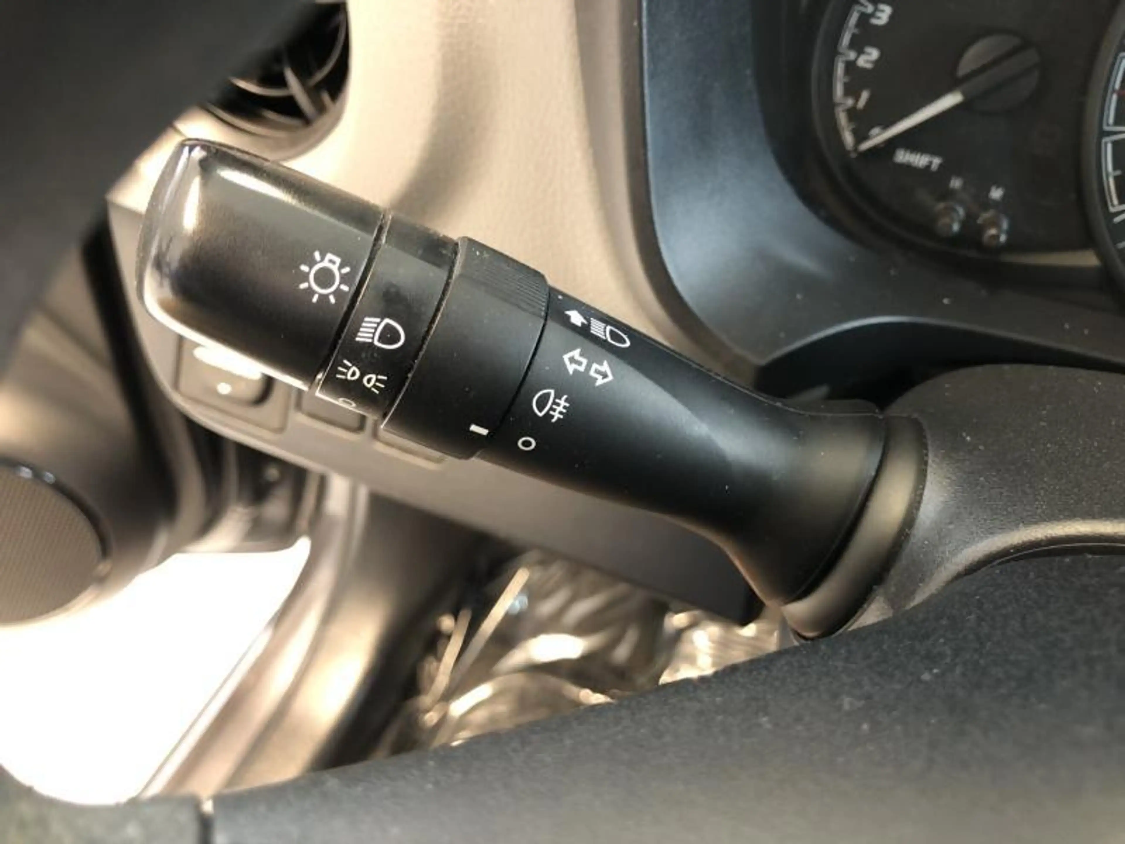Toyota Yaris Young — photo 13