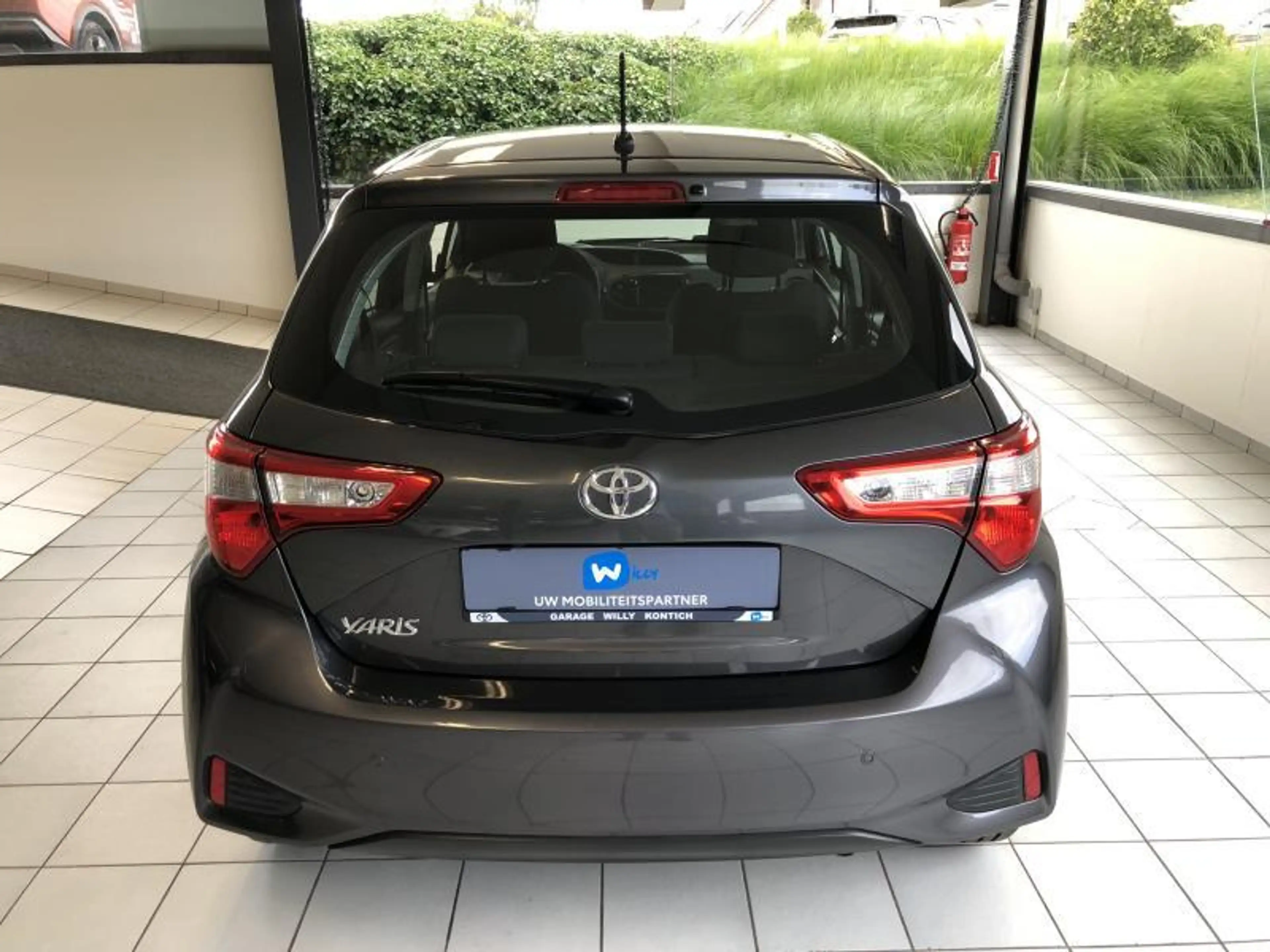 Toyota Yaris Young — photo 4
