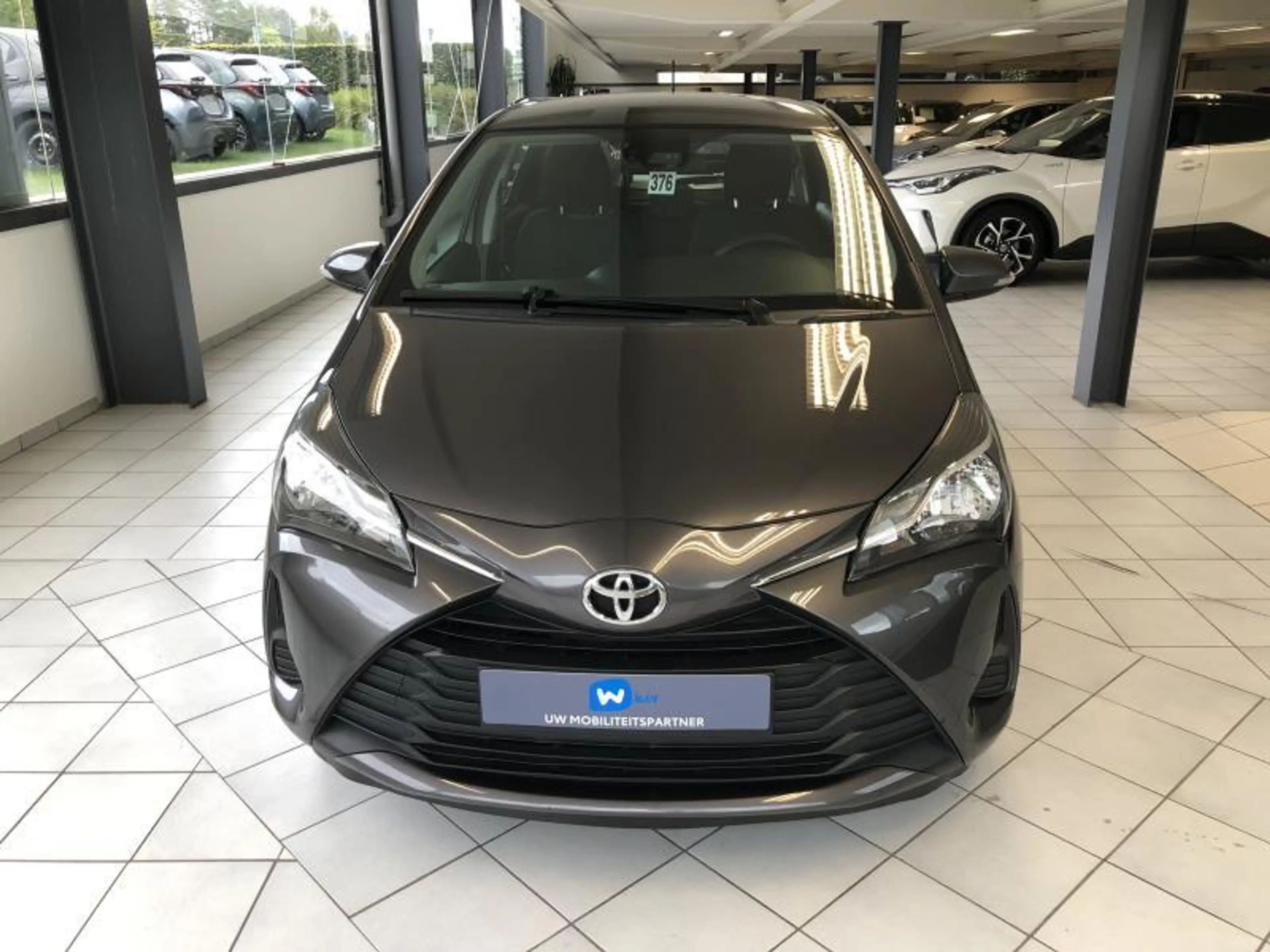 Toyota Yaris Young — photo 8