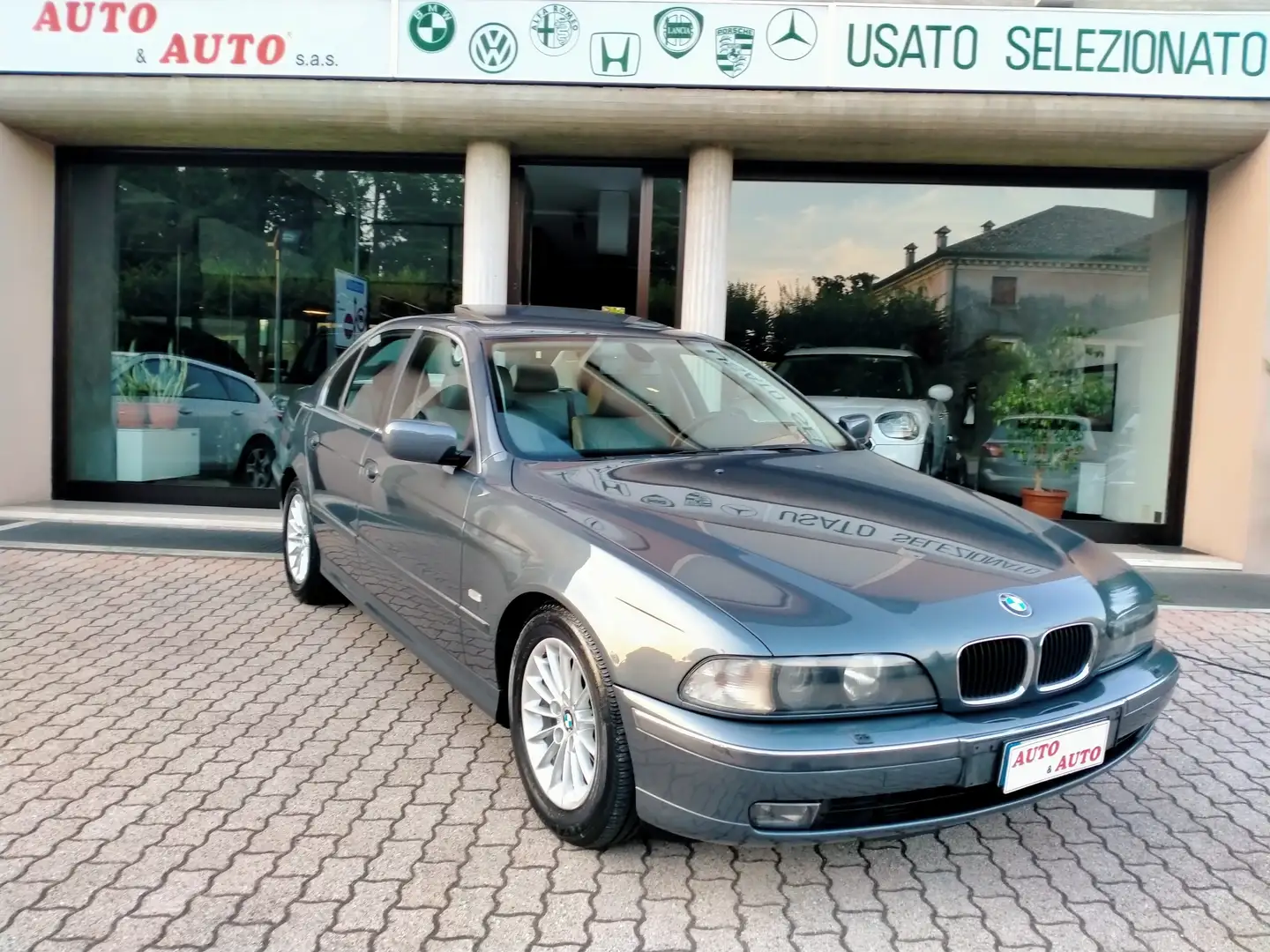 BMW 528 i E39 ATTIVA 193CV TARGA ORIGINALE/PELLE/TETTO/AUT Šedá - 1