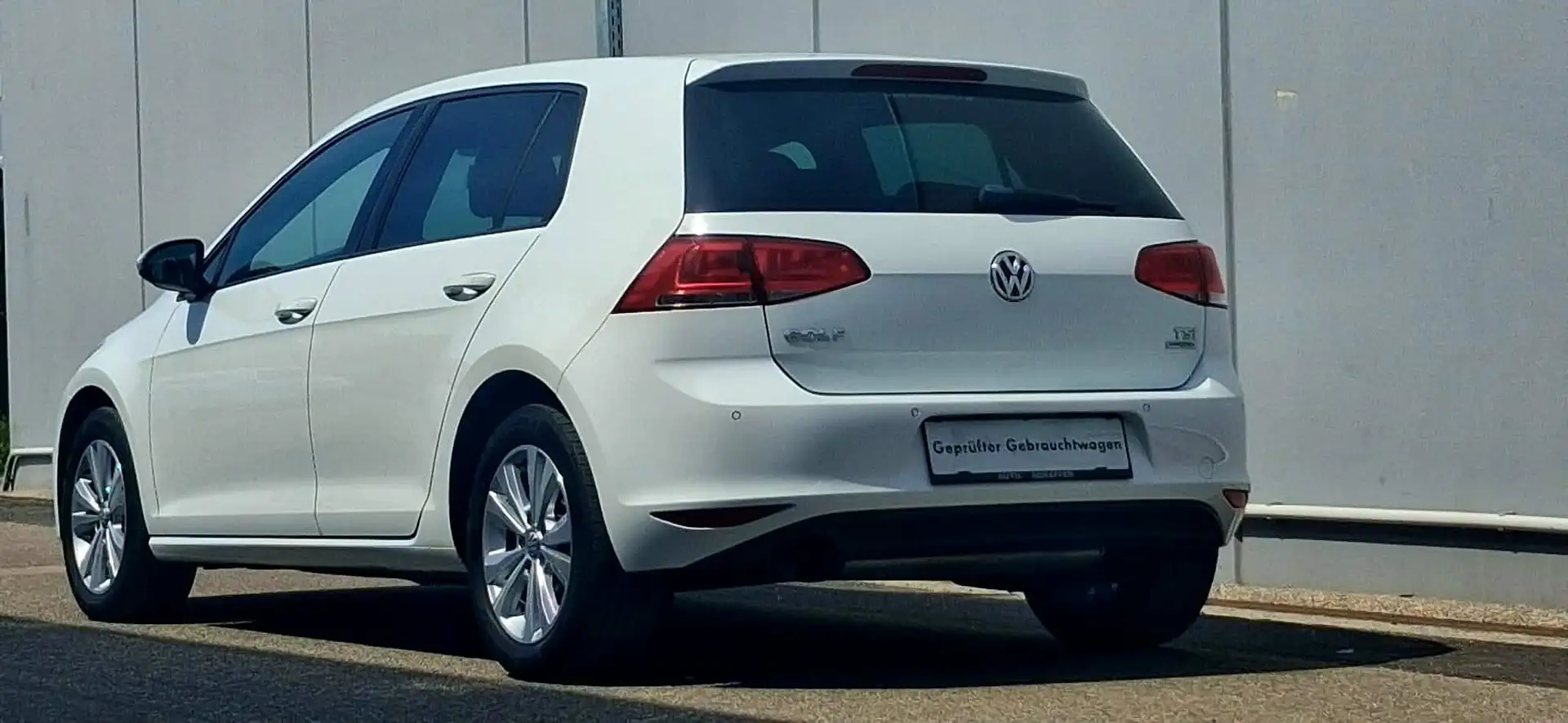 Volkswagen Golf Comfortline 1,2 TSI DSG Pickerl 9/2026 Weiß - 2