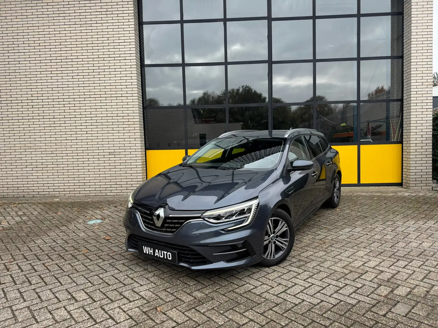 Renault Megane E-Tech 160PK Plug-in Hybrid Business, Stoel & stuurwielve Gris - 1