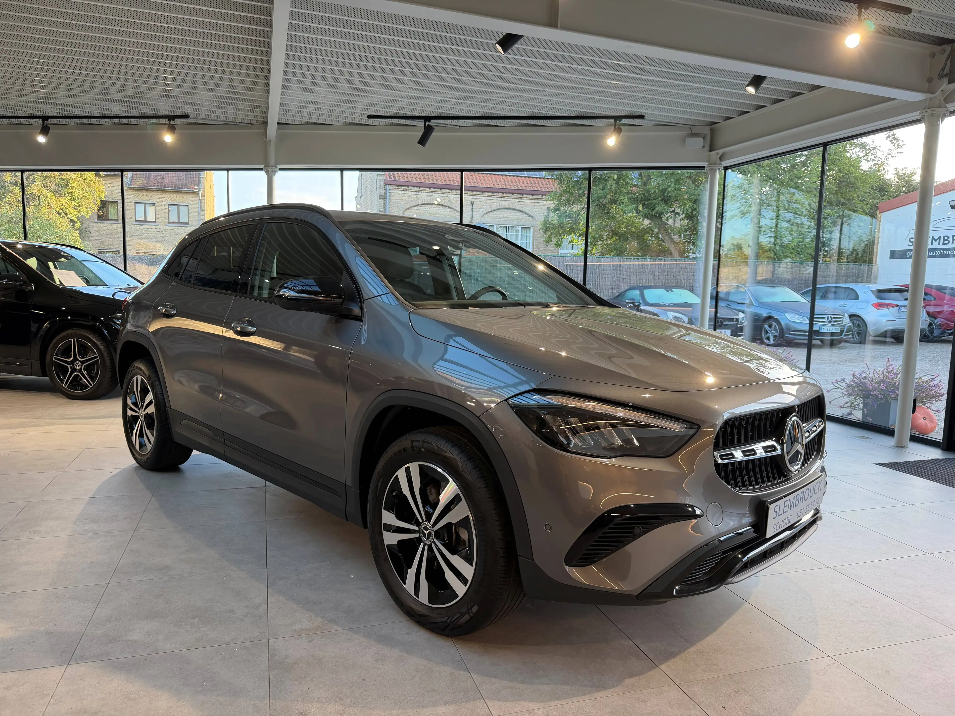 Mercedes-Benz GLA 180 -Night -Dode hoek -Distronic - 360 Camera - Keyless go — photo 4
