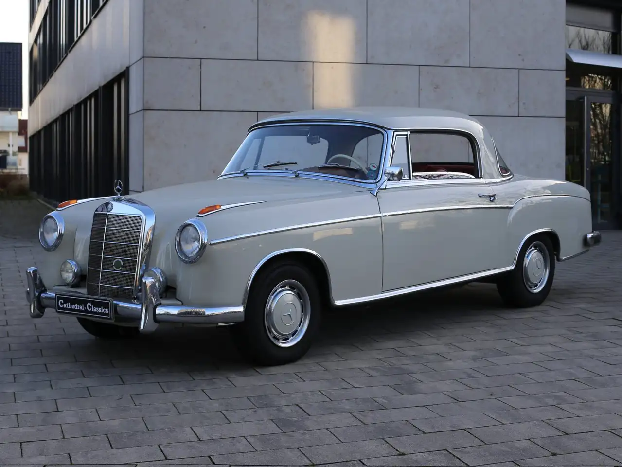 Mercedes-Benz 220