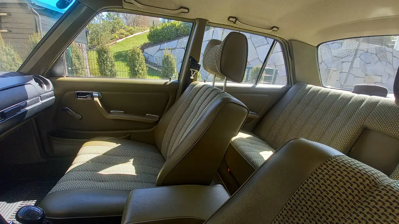 Mercedes-Benz 230 W 123, foto 6