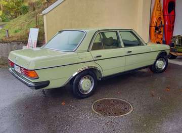 W 123