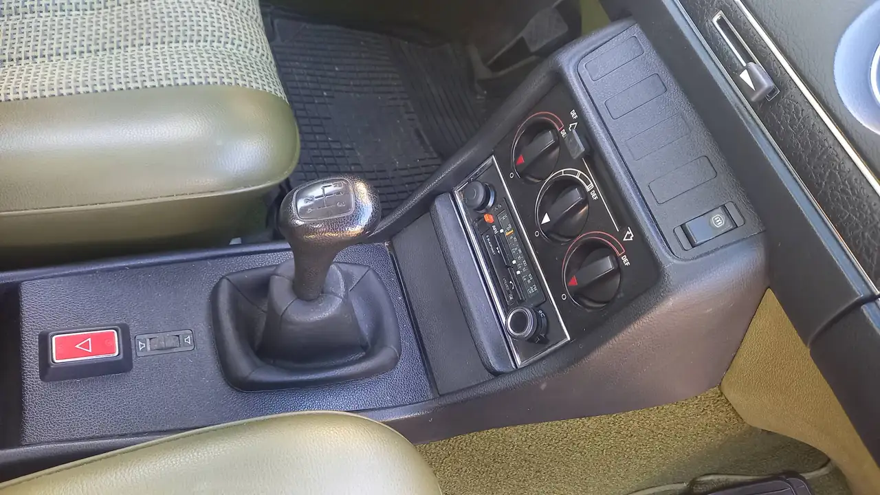 Mercedes-Benz 230 W 123, foto 9