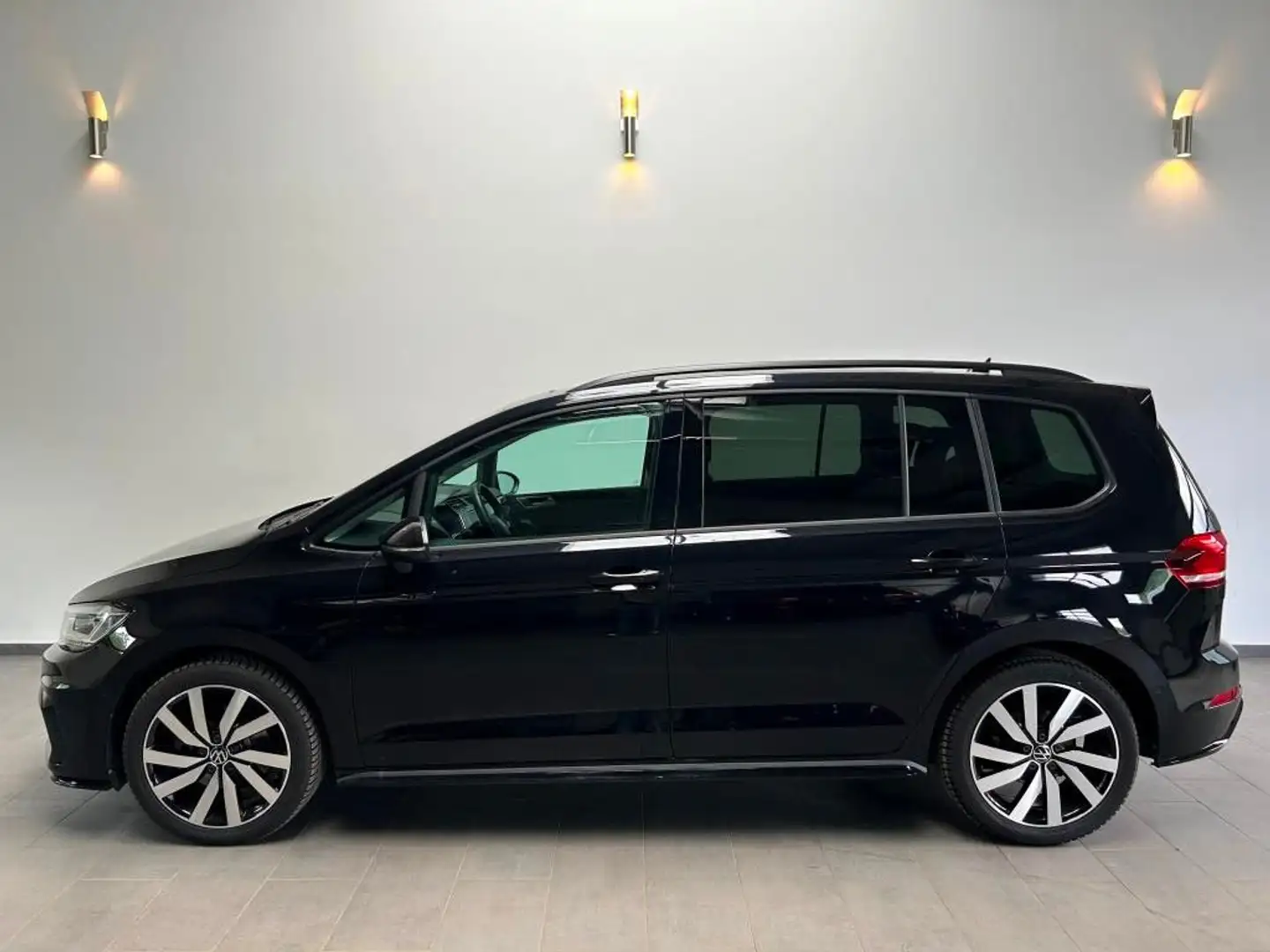 Volkswagen Touran Highline R-line Panorama LED 7-Sitzer AHK Zwart - 2