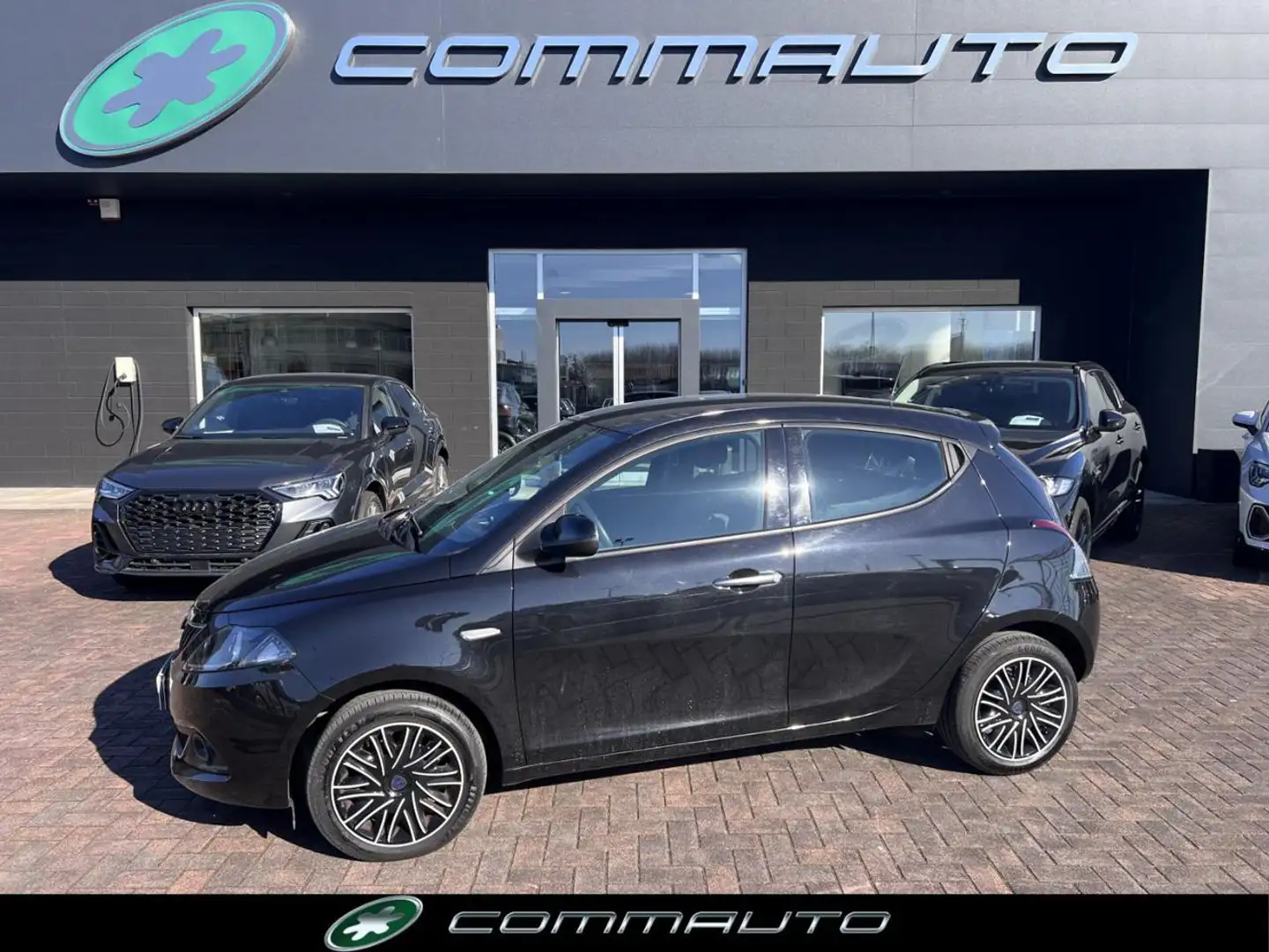 Lancia Ypsilon 1.0 FireFly 5 porte S&S Hybrid Gold Nero - 1