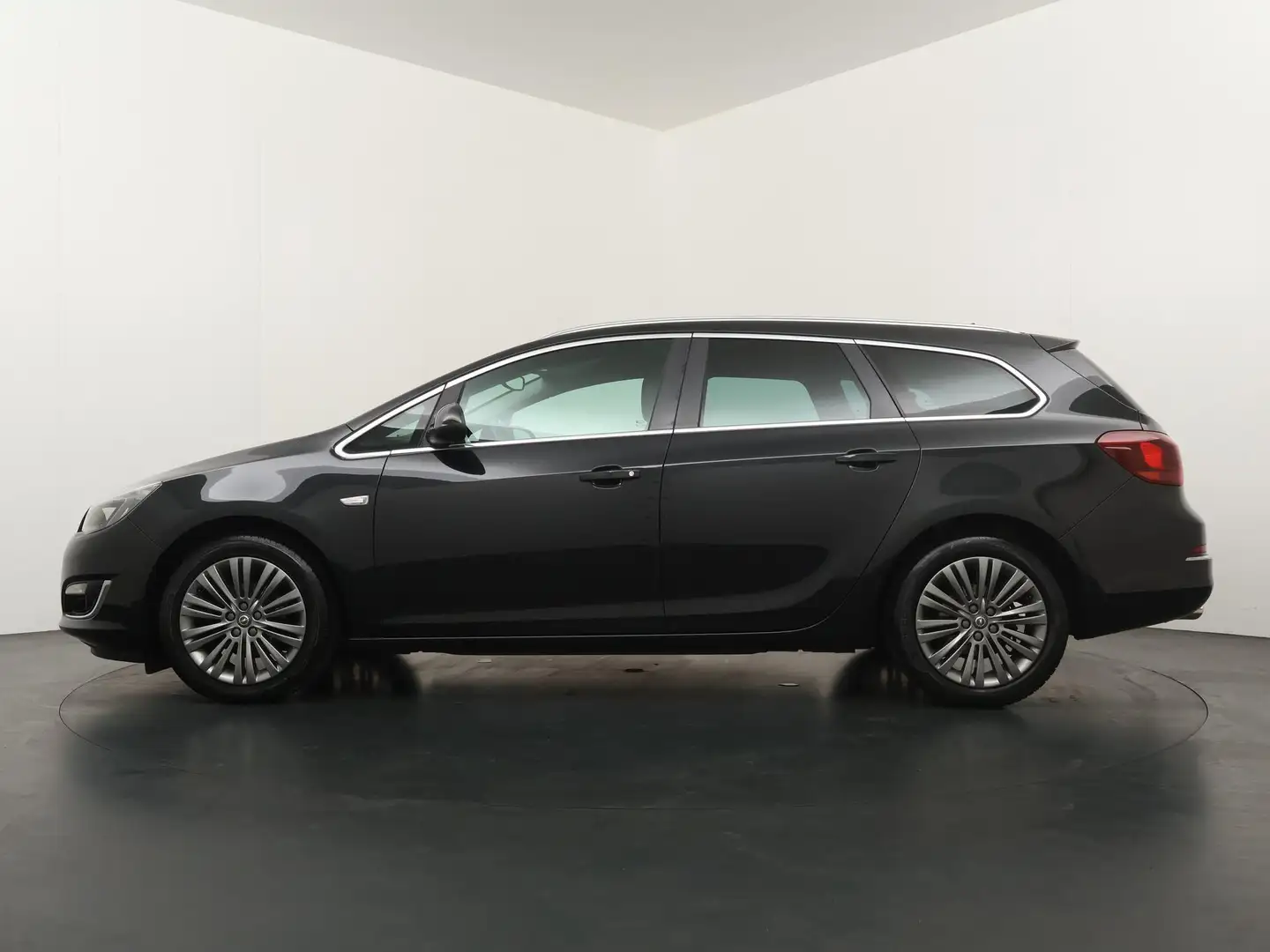 Opel Astra Sports Tourer 1.4 Turbo Cosmo Noir - 2