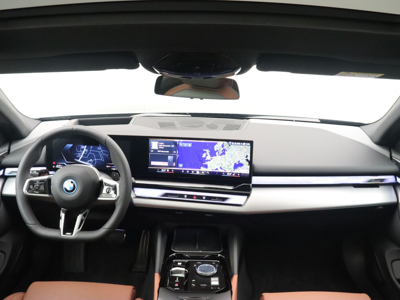 BMW 530 5 Serie 530e Touring M-Sport Pro Edition PERIDOTGR — photo 13